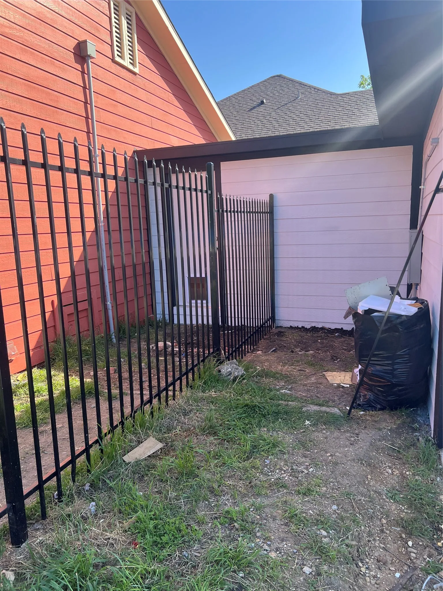 Apartment For Rent in Dallas County , 2102 E Overton Road B, Dallas, Texas 75216, 1 Bedroom, 1 Bathroom, Garage spaces, 432 Sqft, built in 1932, mls#21392600, Real Estate Agent in Dallas, Homes For Rent in Dallas county, Homes For Rent in Dallas, Realtor in Dallas Texas, Real Estate Brokerage Independent Realty Texas, Luminita Cordes Realtor
