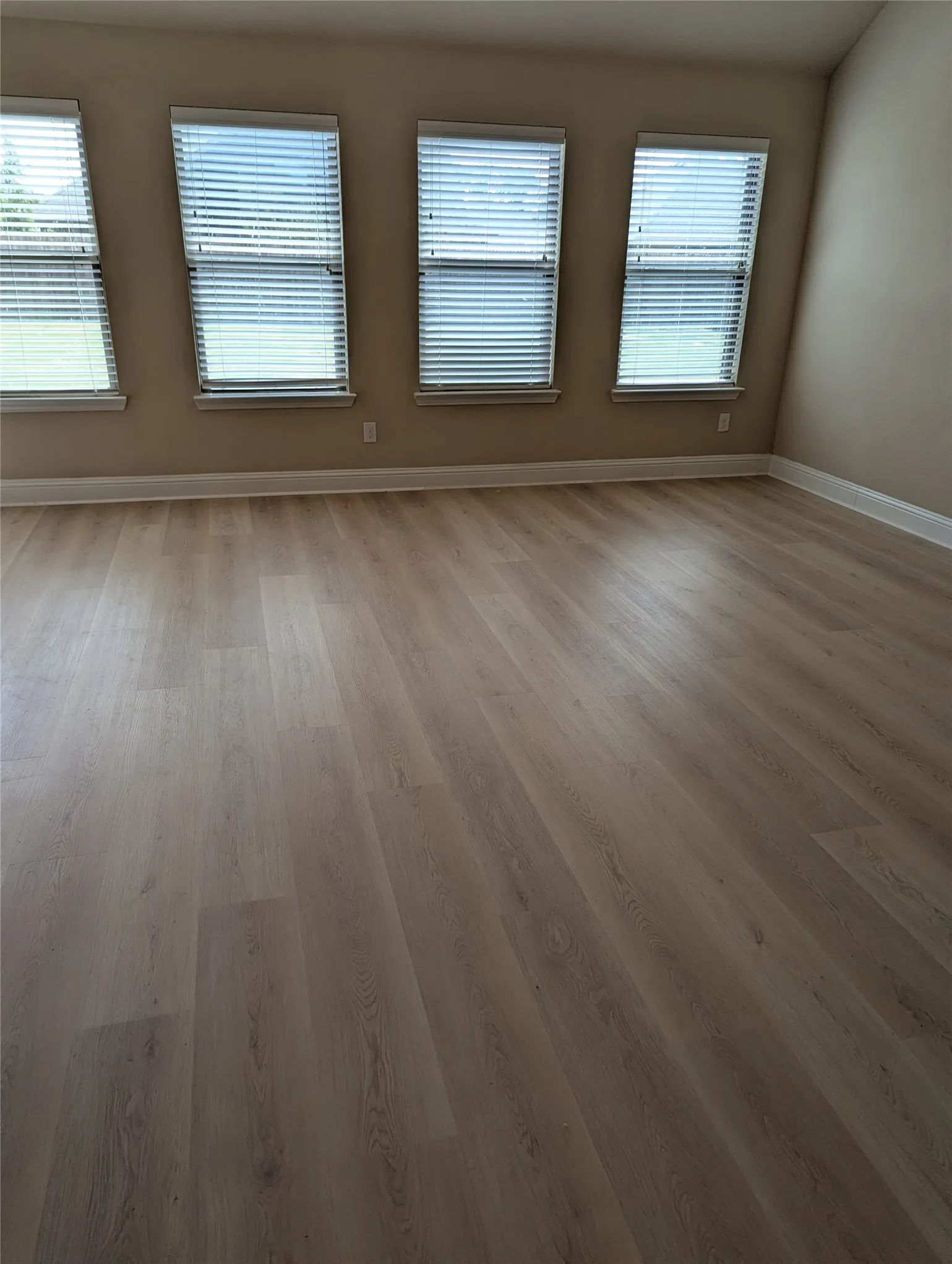 Single Family Residence For Rent in Collin County , 3014 Bobcat Drive, Melissa, Texas 75454, 3 Bedroom, 2 Bathroom, 2 Garage spaces, 1,719 Sqft, built in 2020, mls#21392637, Real Estate Agent in Melissa, Homes For Rent in Collin county, Homes For Rent in Melissa, Realtor in Melissa Texas, Real Estate Brokerage Independent Realty Texas, Luminita Cordes Realtor