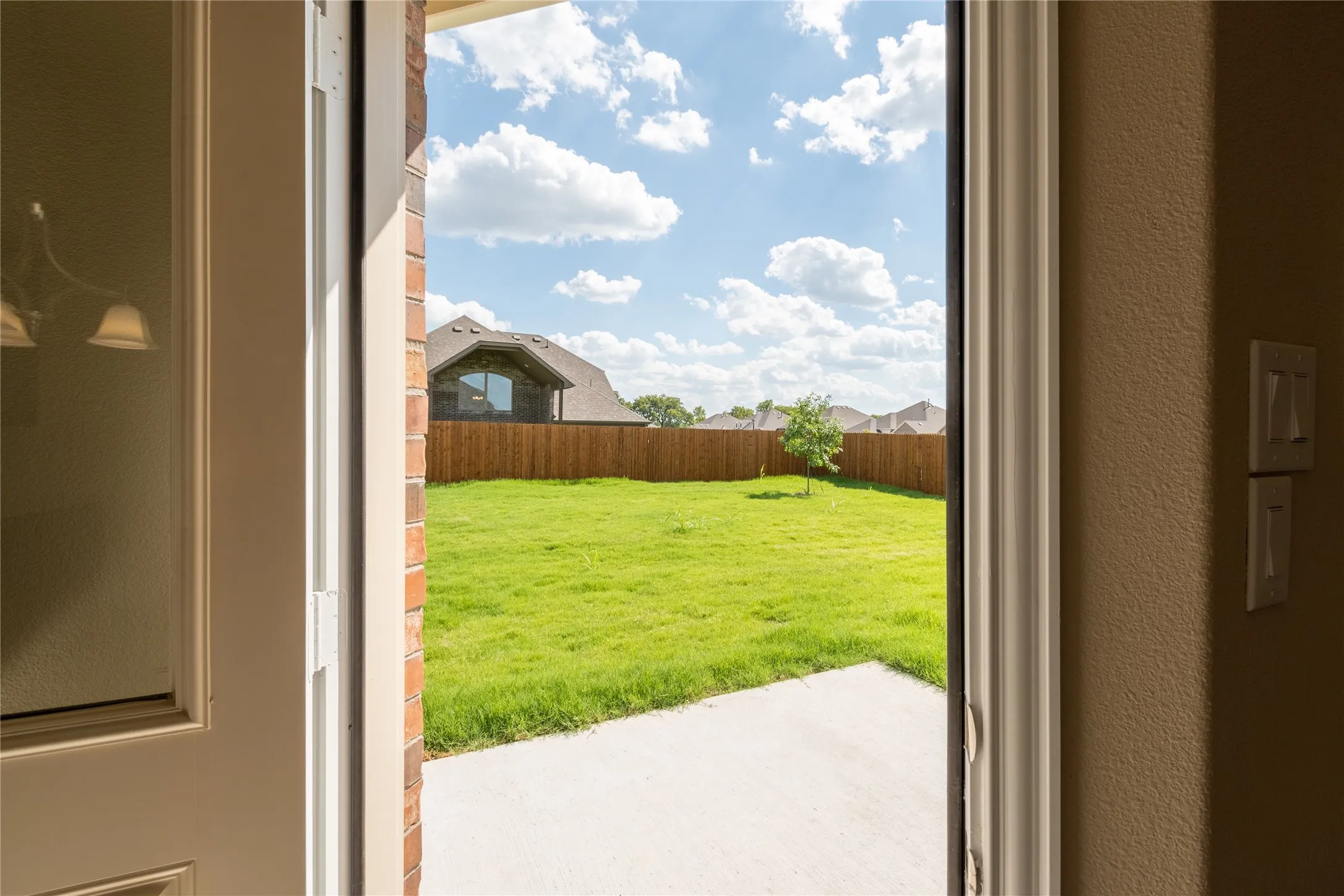 Single Family Residence For Rent in Collin County , 3014 Bobcat Drive, Melissa, Texas 75454, 3 Bedroom, 2 Bathroom, 2 Garage spaces, 1,719 Sqft, built in 2020, mls#21392637, Real Estate Agent in Melissa, Homes For Rent in Collin county, Homes For Rent in Melissa, Realtor in Melissa Texas, Real Estate Brokerage Independent Realty Texas, Luminita Cordes Realtor