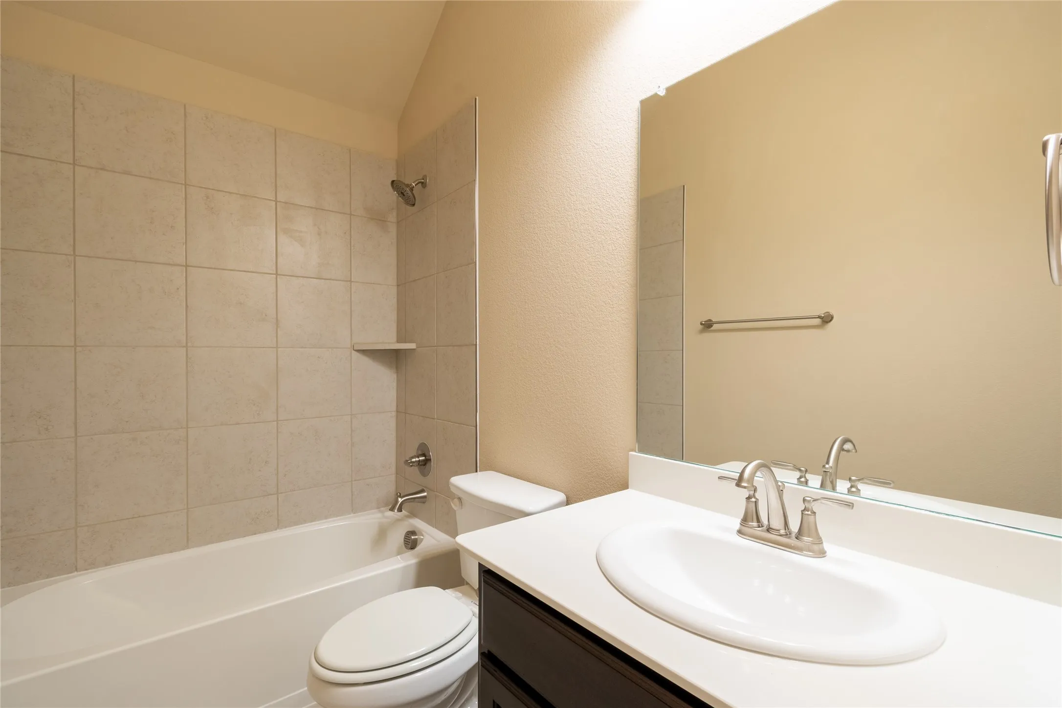 Single Family Residence For Rent in Collin County , 3014 Bobcat Drive, Melissa, Texas 75454, 3 Bedroom, 2 Bathroom, 2 Garage spaces, 1,719 Sqft, built in 2020, mls#21392637, Real Estate Agent in Melissa, Homes For Rent in Collin county, Homes For Rent in Melissa, Realtor in Melissa Texas, Real Estate Brokerage Independent Realty Texas, Luminita Cordes Realtor