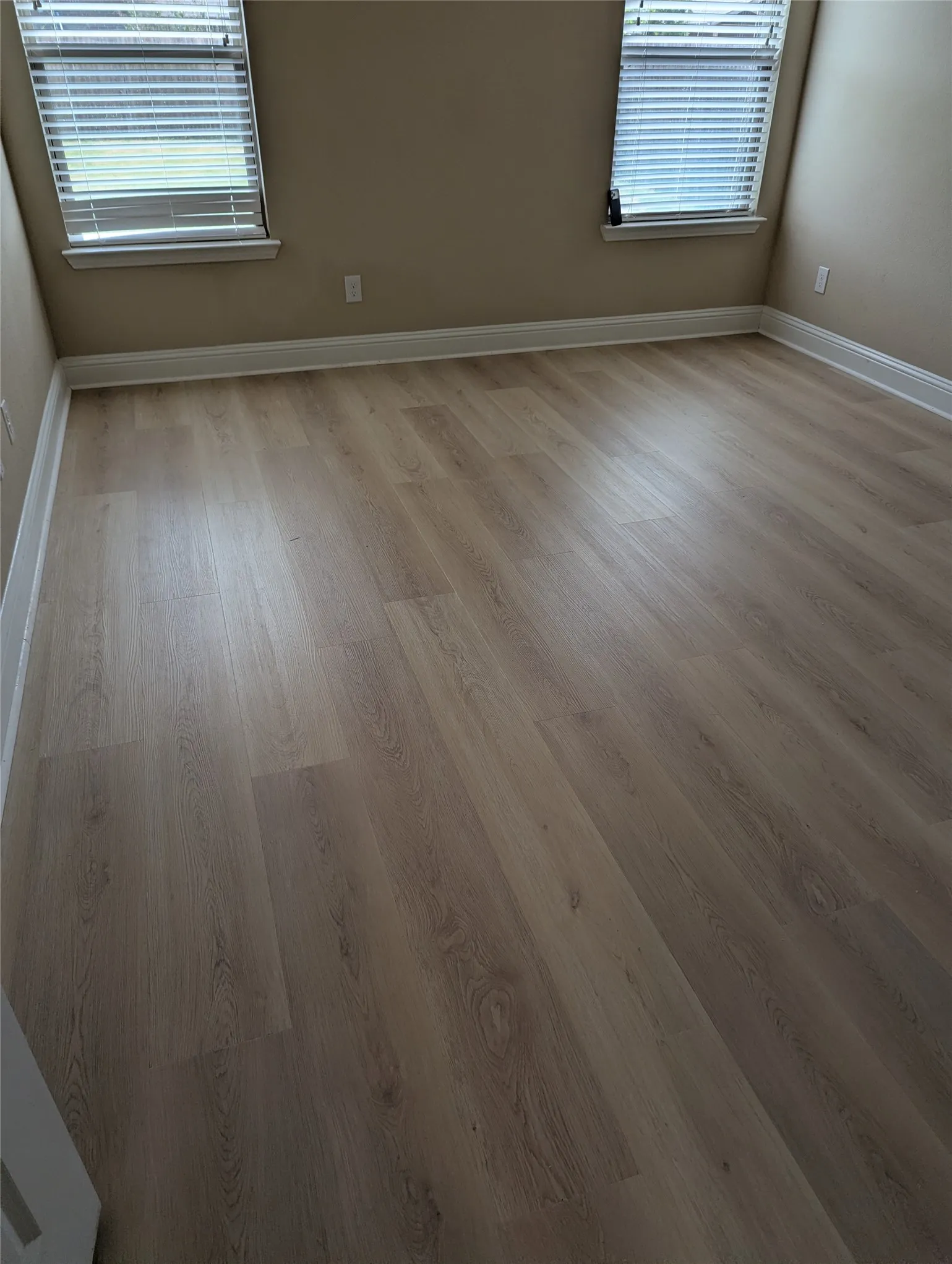 Single Family Residence For Rent in Collin County , 3014 Bobcat Drive, Melissa, Texas 75454, 3 Bedroom, 2 Bathroom, 2 Garage spaces, 1,719 Sqft, built in 2020, mls#21392637, Real Estate Agent in Melissa, Homes For Rent in Collin county, Homes For Rent in Melissa, Realtor in Melissa Texas, Real Estate Brokerage Independent Realty Texas, Luminita Cordes Realtor