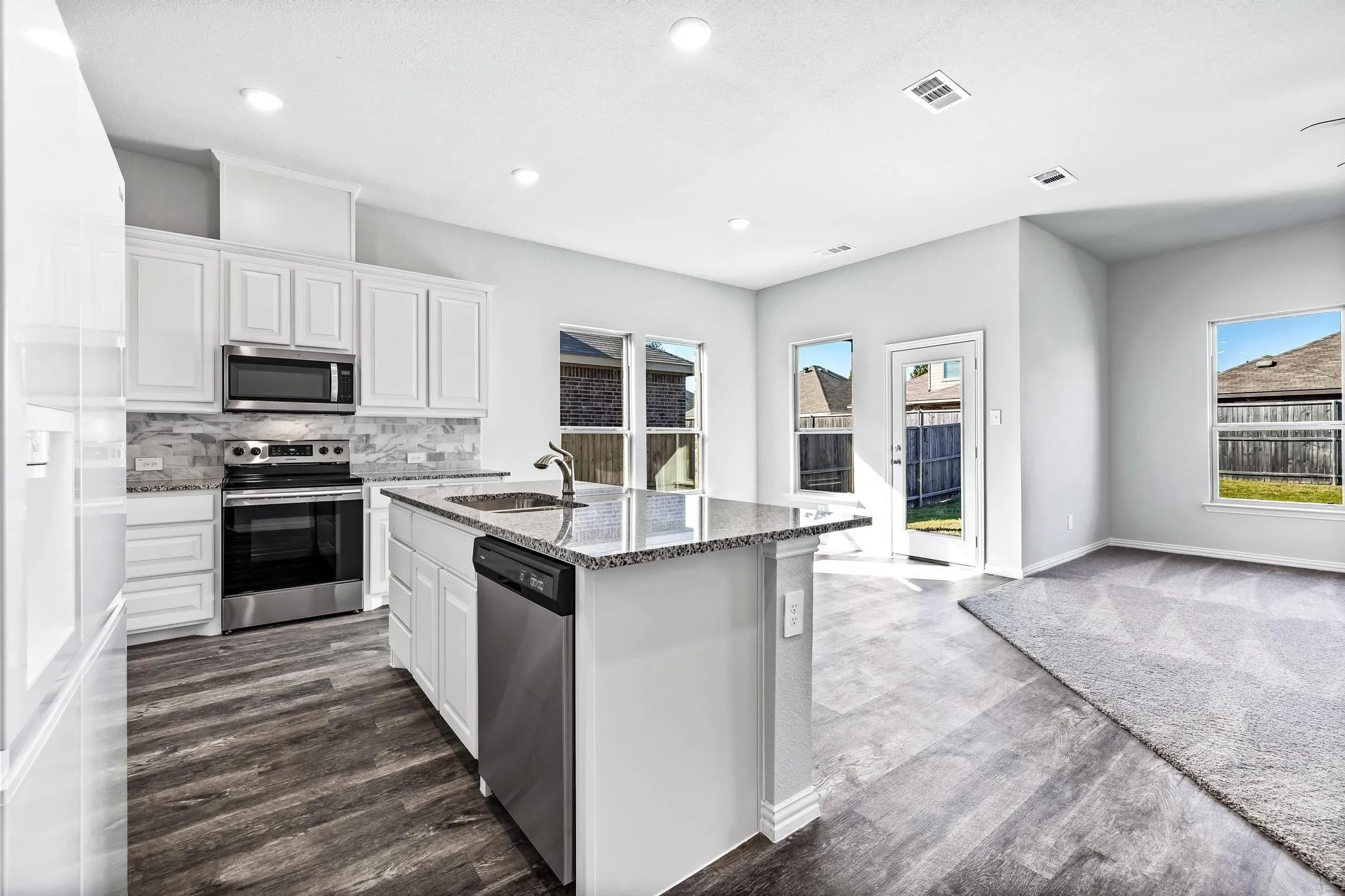 Single Family Residence For Rent in Denton County , 3917 Madison Lane, Denton, Texas 76208, 5 Bedroom, 3 Bathroom, 2 Garage spaces, 2,494 Sqft, built in 2021, mls#21391335, Real Estate Agent in Denton, Homes For Rent in Denton county, Homes For Rent in Denton, Realtor in Denton Texas, Real Estate Brokerage Independent Realty Texas, Luminita Cordes Realtor
