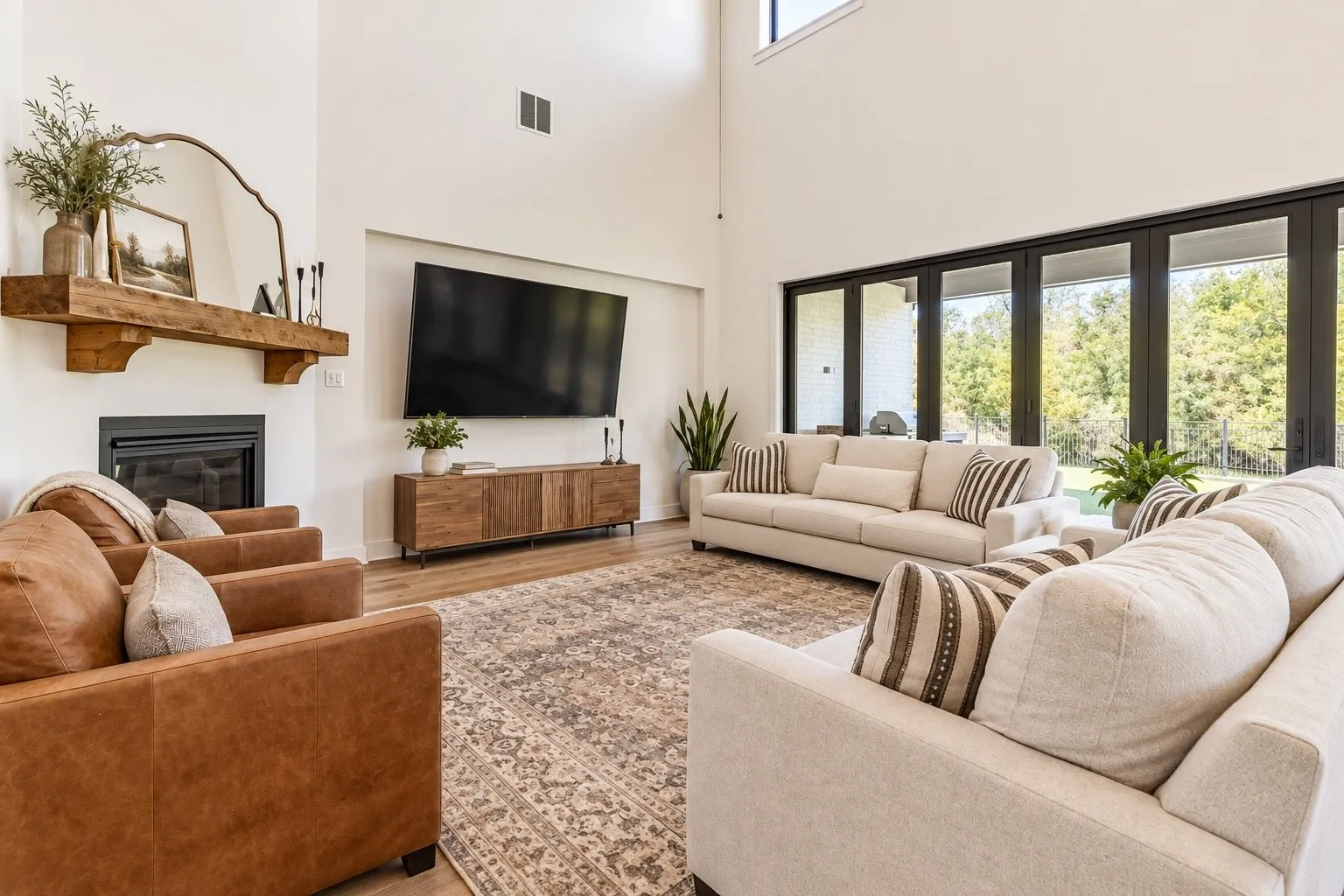 Single Family Residence For Sale in Denton County , 801 Swift Creek Road, Argyle, Texas 76226, 5 Bedroom, 5 Bathroom, 3 Garage spaces, 4,409 Sqft, built in 2020, mls#21391673, Real Estate Agent in Argyle, Homes For Sale in Denton county, Homes For Sale in Argyle, Realtor in Argyle Texas, Real Estate Brokerage Independent Realty Texas, Luminita Cordes Realtor