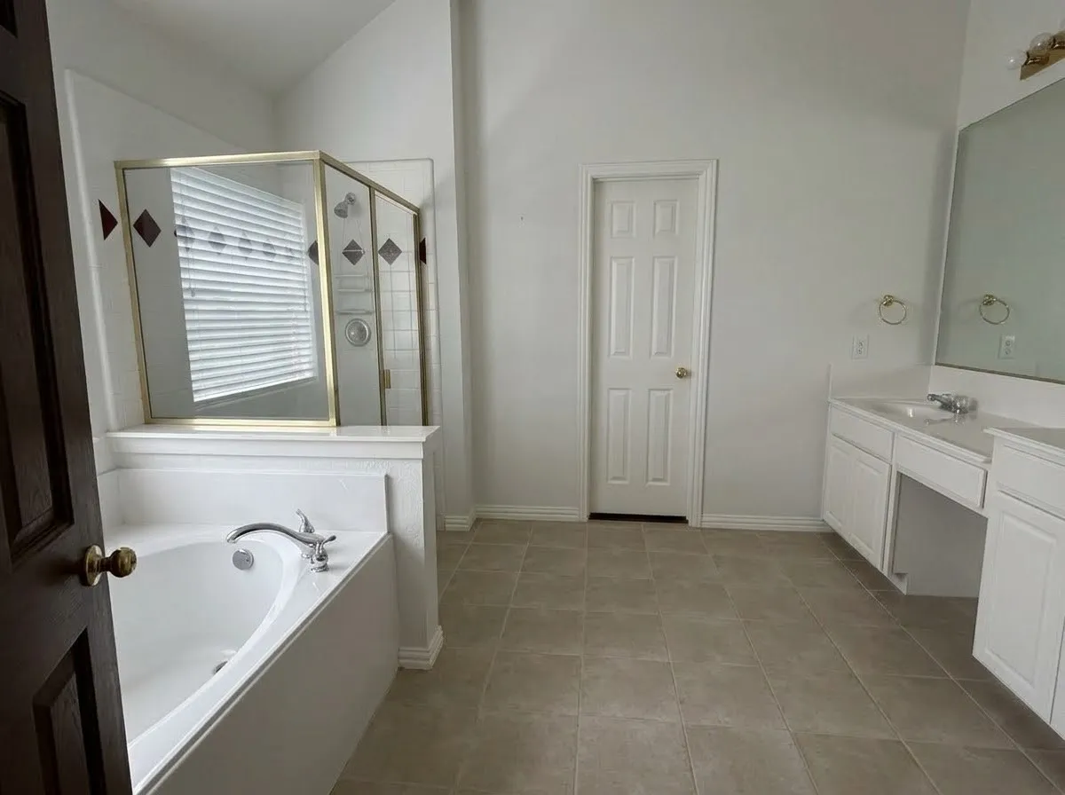 Single Family Residence For Rent in Collin County , 1911 Bridgewater Drive, Allen, Texas 75013, 4 Bedroom, 3 Bathroom, 2 Garage spaces, 3,054 Sqft, built in 2001, mls#21392634, Real Estate Agent in Allen, Homes For Rent in Collin county, Homes For Rent in Allen, Realtor in Allen Texas, Real Estate Brokerage Independent Realty Texas, Luminita Cordes Realtor