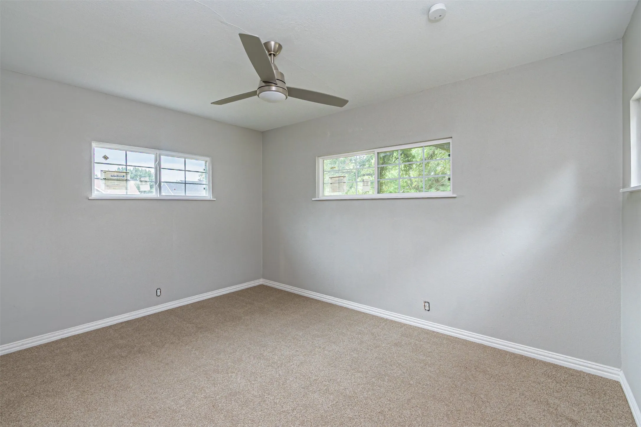 Single Family Residence For Sale in Dallas County , 3116 Cypress Avenue, Dallas, Texas 75227, 3 Bedroom, 2 Bathroom, 1 Garage spaces, 1,350 Sqft, built in 1957, mls#21392640, Real Estate Agent in Dallas, Homes For Sale in Dallas county, Homes For Sale in Dallas, Realtor in Dallas Texas, Real Estate Brokerage Independent Realty Texas, Luminita Cordes Realtor
