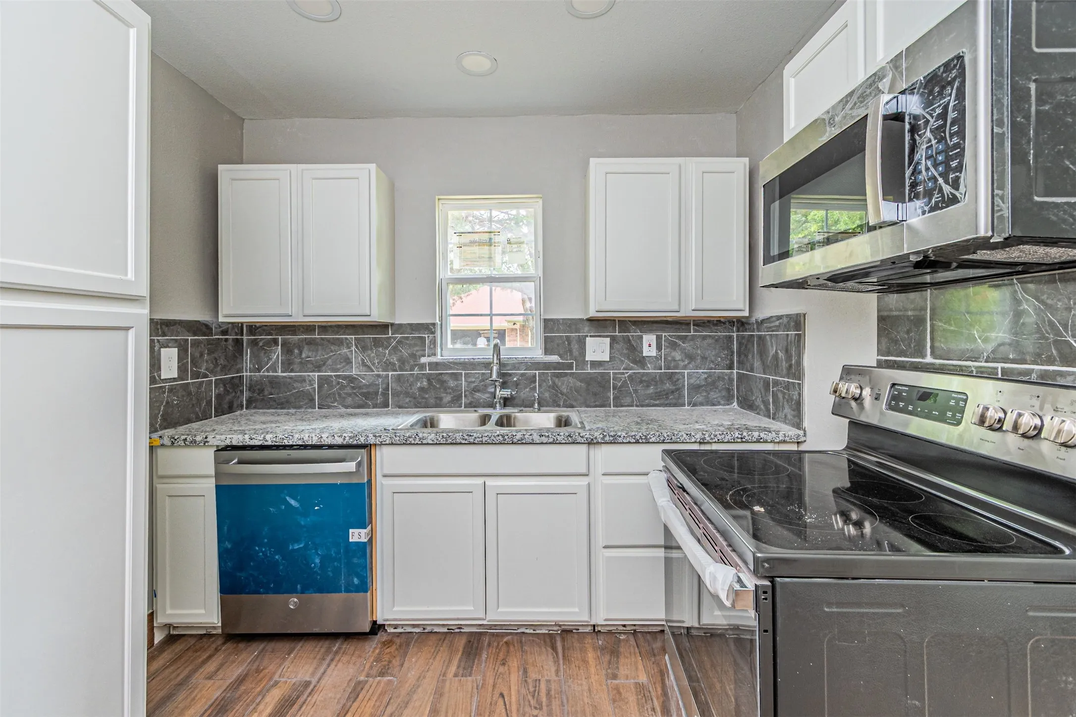 Single Family Residence For Sale in Dallas County , 3116 Cypress Avenue, Dallas, Texas 75227, 3 Bedroom, 2 Bathroom, 1 Garage spaces, 1,350 Sqft, built in 1957, mls#21392640, Real Estate Agent in Dallas, Homes For Sale in Dallas county, Homes For Sale in Dallas, Realtor in Dallas Texas, Real Estate Brokerage Independent Realty Texas, Luminita Cordes Realtor