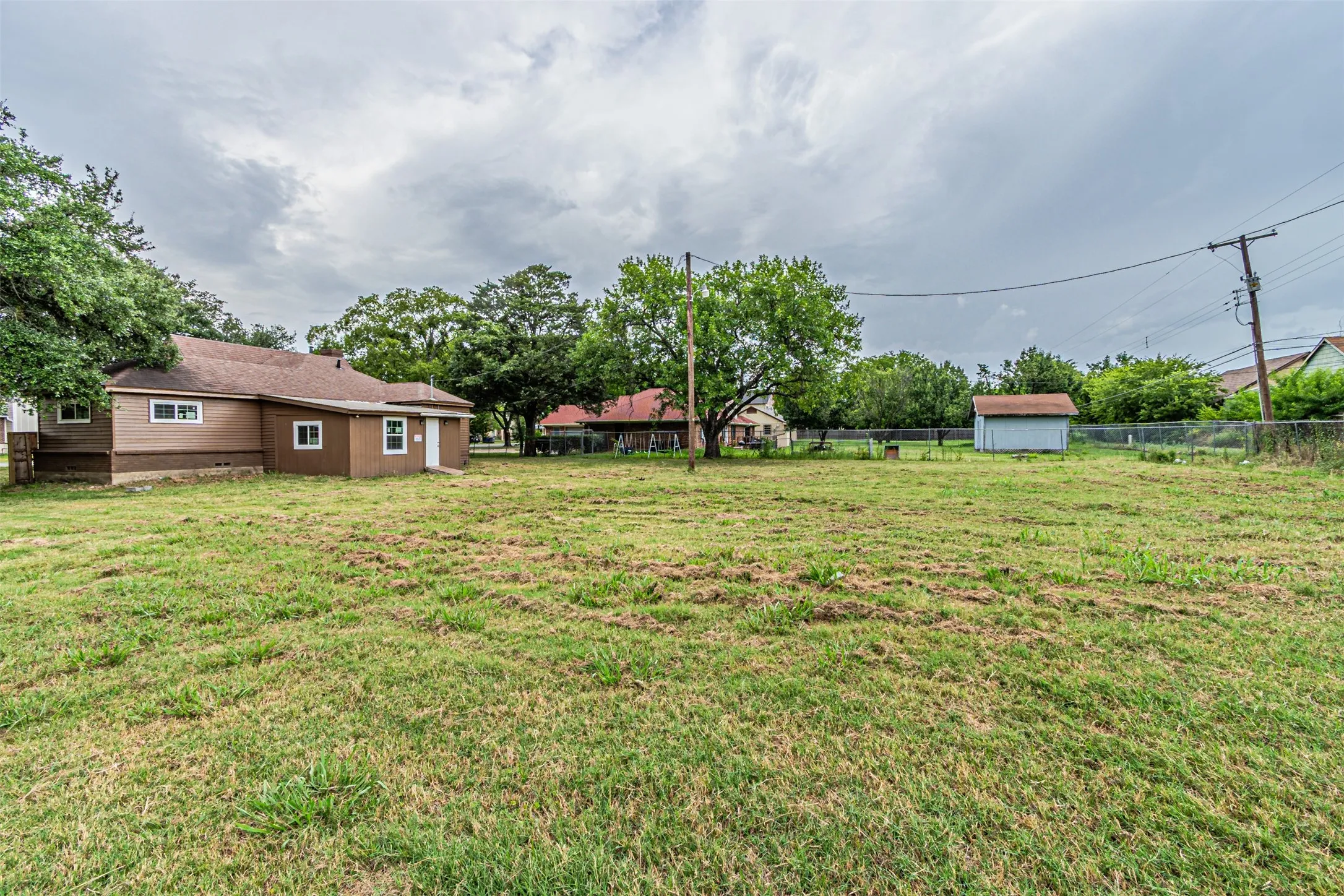 Single Family Residence For Sale in Dallas County , 3116 Cypress Avenue, Dallas, Texas 75227, 3 Bedroom, 2 Bathroom, 1 Garage spaces, 1,350 Sqft, built in 1957, mls#21392640, Real Estate Agent in Dallas, Homes For Sale in Dallas county, Homes For Sale in Dallas, Realtor in Dallas Texas, Real Estate Brokerage Independent Realty Texas, Luminita Cordes Realtor