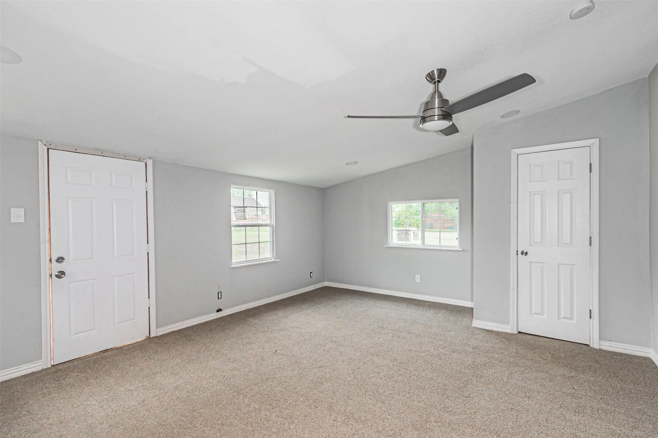 Single Family Residence For Sale in Dallas County , 3116 Cypress Avenue, Dallas, Texas 75227, 3 Bedroom, 2 Bathroom, 1 Garage spaces, 1,350 Sqft, built in 1957, mls#21392640, Real Estate Agent in Dallas, Homes For Sale in Dallas county, Homes For Sale in Dallas, Realtor in Dallas Texas, Real Estate Brokerage Independent Realty Texas, Luminita Cordes Realtor