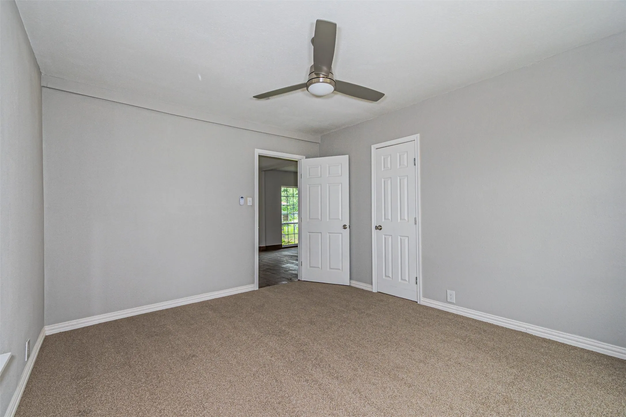 Single Family Residence For Sale in Dallas County , 3116 Cypress Avenue, Dallas, Texas 75227, 3 Bedroom, 2 Bathroom, 1 Garage spaces, 1,350 Sqft, built in 1957, mls#21392640, Real Estate Agent in Dallas, Homes For Sale in Dallas county, Homes For Sale in Dallas, Realtor in Dallas Texas, Real Estate Brokerage Independent Realty Texas, Luminita Cordes Realtor