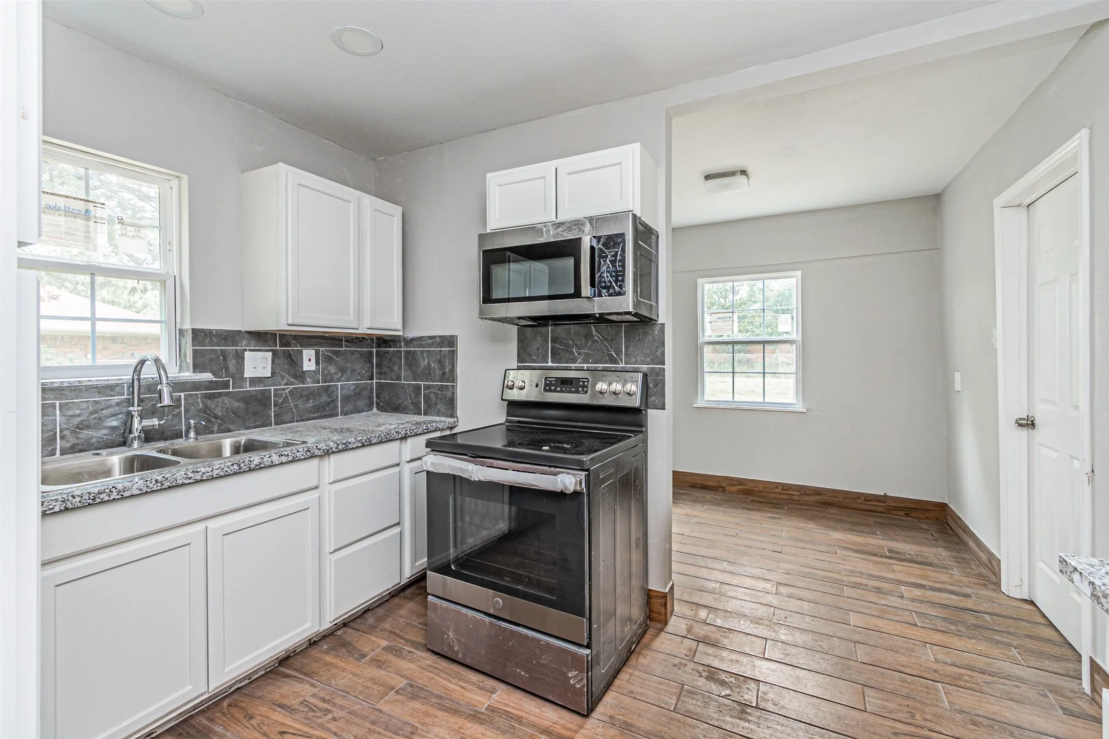 Single Family Residence For Sale in Dallas County , 3116 Cypress Avenue, Dallas, Texas 75227, 3 Bedroom, 2 Bathroom, 1 Garage spaces, 1,350 Sqft, built in 1957, mls#21392640, Real Estate Agent in Dallas, Homes For Sale in Dallas county, Homes For Sale in Dallas, Realtor in Dallas Texas, Real Estate Brokerage Independent Realty Texas, Luminita Cordes Realtor