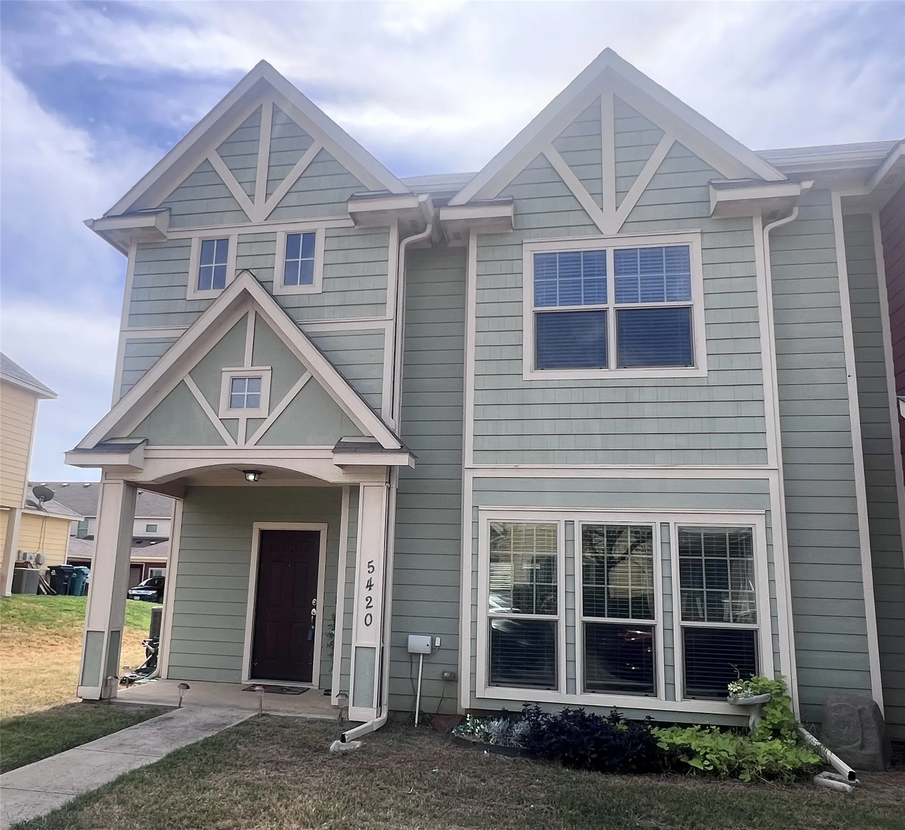 Townhouse For Sale in Denton County , 5420 Galante Lane, Denton, Texas 76208, 3 Bedroom, 3 Bathroom, Garage spaces, 1,662 Sqft, built in 2012, mls#21392613, Real Estate Agent in Denton, Homes For Sale in Denton county, Homes For Sale in Denton, Realtor in Denton Texas, Real Estate Brokerage Independent Realty Texas, Luminita Cordes Realtor