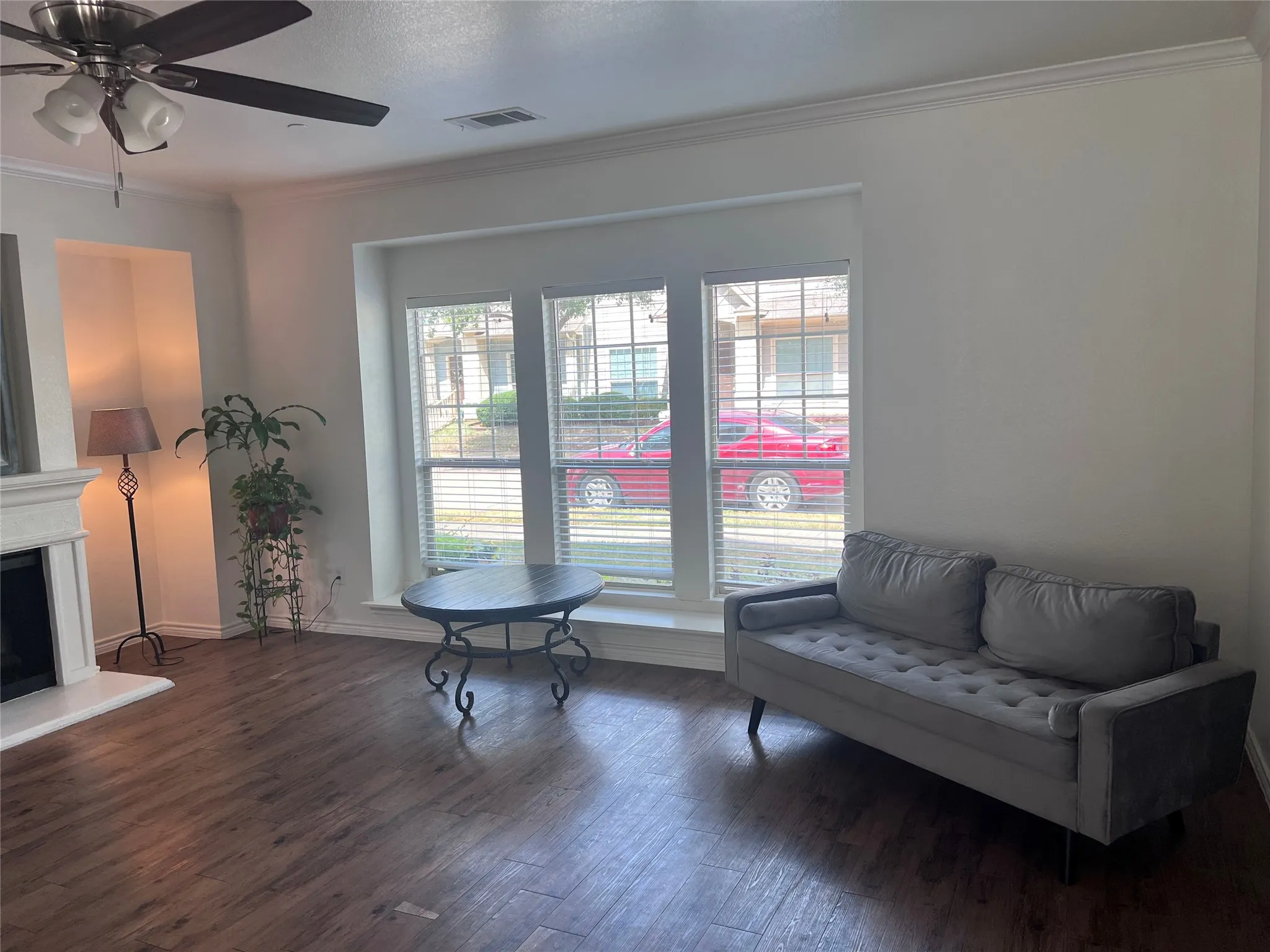 Townhouse For Sale in Denton County , 5420 Galante Lane, Denton, Texas 76208, 3 Bedroom, 3 Bathroom, Garage spaces, 1,662 Sqft, built in 2012, mls#21392613, Real Estate Agent in Denton, Homes For Sale in Denton county, Homes For Sale in Denton, Realtor in Denton Texas, Real Estate Brokerage Independent Realty Texas, Luminita Cordes Realtor