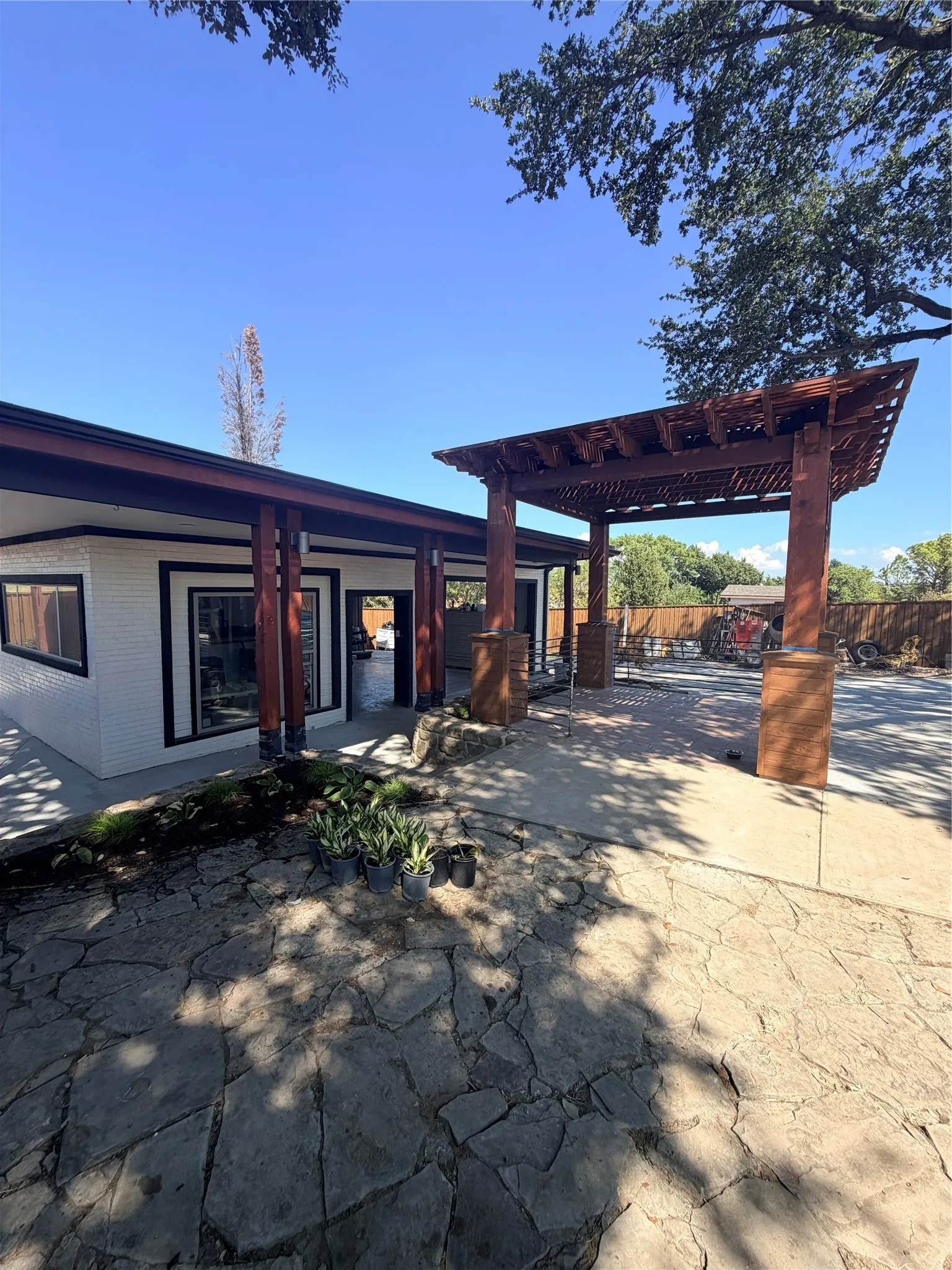 Single Family Residence For Sale in Dallas County , 2125 Catskill Drive, Mesquite, Texas 75149, 4 Bedroom, 3 Bathroom, 2 Garage spaces, 2,168 Sqft, built in 1985, mls#21392641, Real Estate Agent in Mesquite, Homes For Sale in Dallas county, Homes For Sale in Mesquite, Realtor in Mesquite Texas, Real Estate Brokerage Independent Realty Texas, Luminita Cordes Realtor
