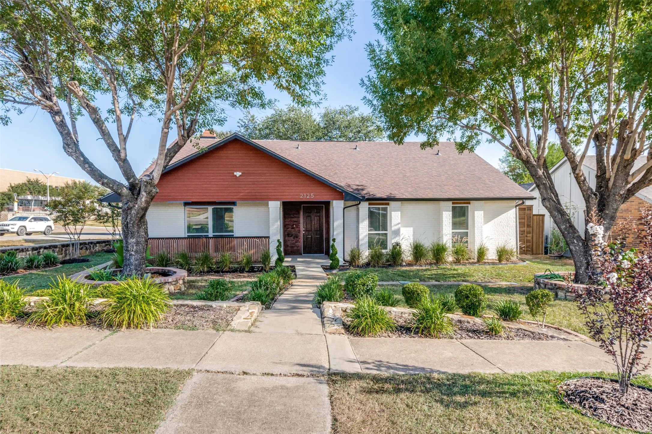 Single Family Residence For Sale in Dallas County , 2125 Catskill Drive, Mesquite, Texas 75149, 4 Bedroom, 3 Bathroom, 2 Garage spaces, 2,168 Sqft, built in 1985, mls#21392641, Real Estate Agent in Mesquite, Homes For Sale in Dallas county, Homes For Sale in Mesquite, Realtor in Mesquite Texas, Real Estate Brokerage Independent Realty Texas, Luminita Cordes Realtor