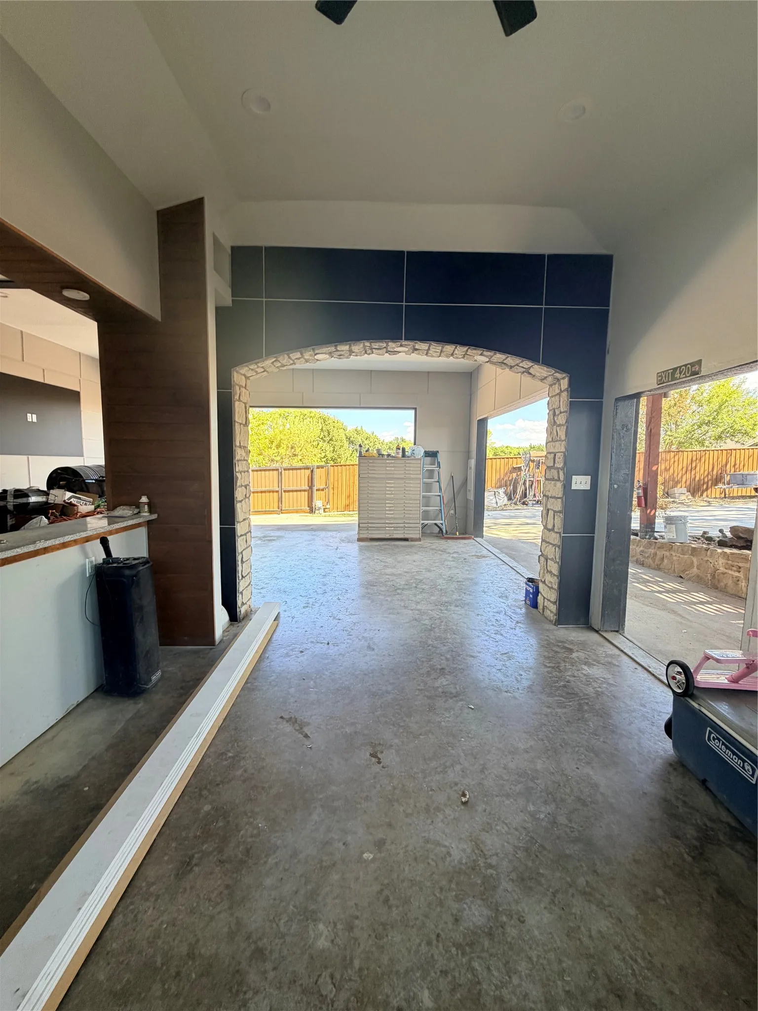 Single Family Residence For Sale in Dallas County , 2125 Catskill Drive, Mesquite, Texas 75149, 4 Bedroom, 3 Bathroom, 2 Garage spaces, 2,168 Sqft, built in 1985, mls#21392641, Real Estate Agent in Mesquite, Homes For Sale in Dallas county, Homes For Sale in Mesquite, Realtor in Mesquite Texas, Real Estate Brokerage Independent Realty Texas, Luminita Cordes Realtor