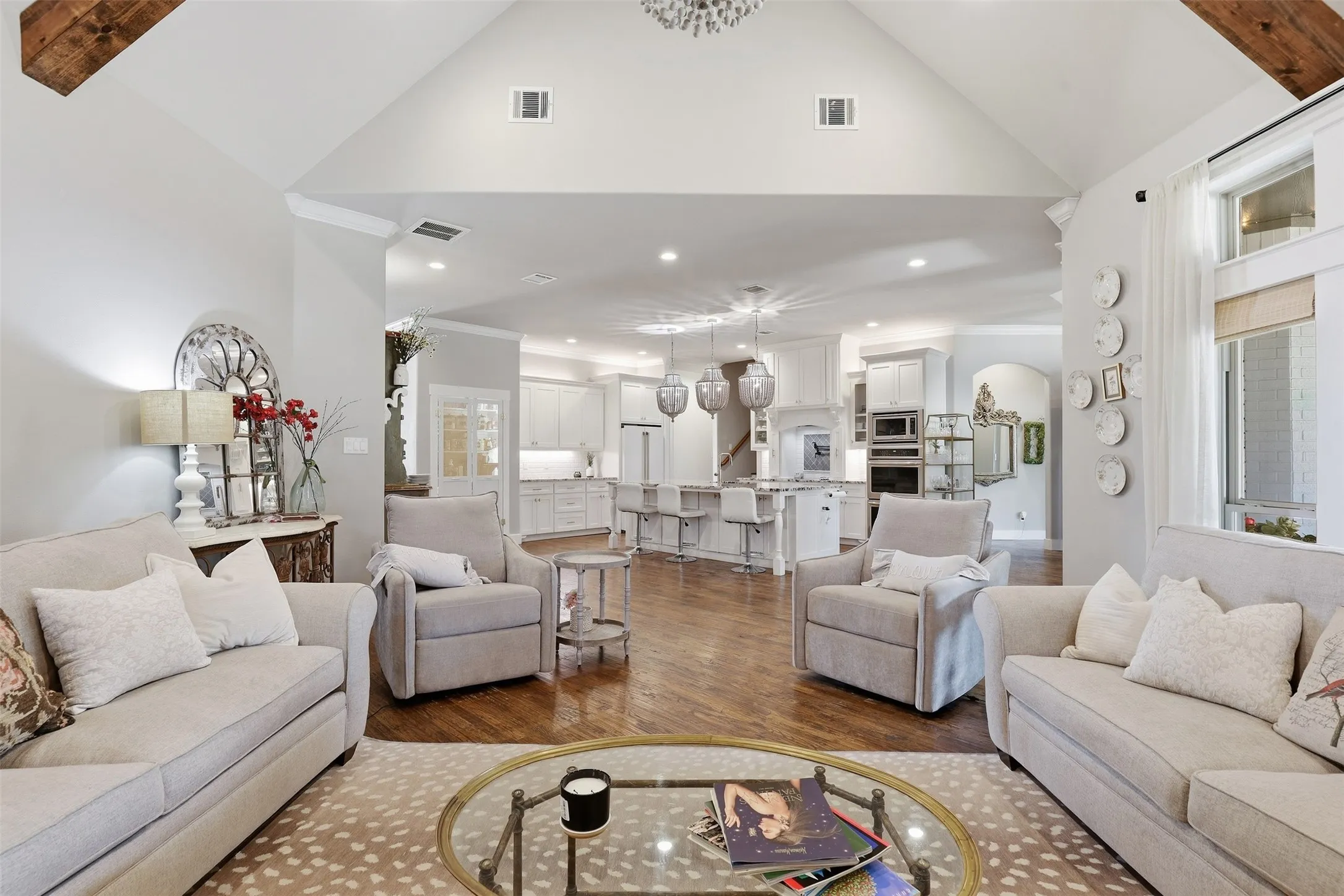 Single Family Residence For Sale in Parker County , 133 Heritage Springs Drive, Weatherford, Texas 76087, 4 Bedroom, 4 Bathroom, 3 Garage spaces, 3,446 Sqft, built in 2017, mls#21391590, Real Estate Agent in Weatherford, Homes For Sale in Parker county, Homes For Sale in Weatherford, Realtor in Weatherford Texas, Real Estate Brokerage Independent Realty Texas, Luminita Cordes Realtor