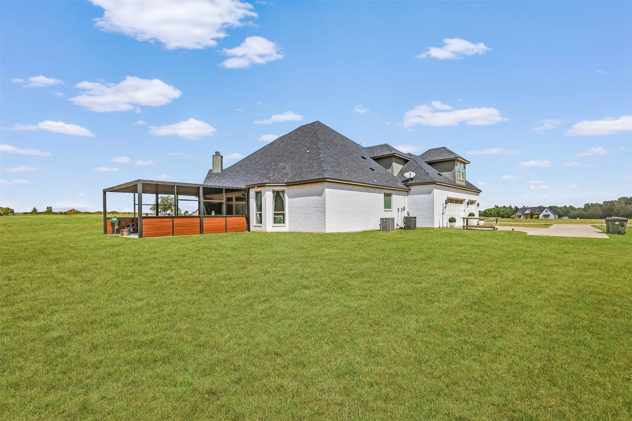 Single Family Residence For Sale in Parker County , 133 Heritage Springs Drive, Weatherford, Texas 76087, 4 Bedroom, 4 Bathroom, 3 Garage spaces, 3,446 Sqft, built in 2017, mls#21391590, Real Estate Agent in Weatherford, Homes For Sale in Parker county, Homes For Sale in Weatherford, Realtor in Weatherford Texas, Real Estate Brokerage Independent Realty Texas, Luminita Cordes Realtor