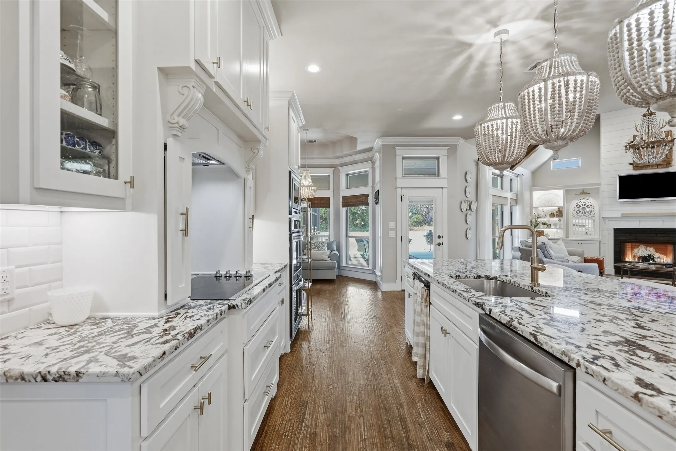 Single Family Residence For Sale in Parker County , 133 Heritage Springs Drive, Weatherford, Texas 76087, 4 Bedroom, 4 Bathroom, 3 Garage spaces, 3,446 Sqft, built in 2017, mls#21391590, Real Estate Agent in Weatherford, Homes For Sale in Parker county, Homes For Sale in Weatherford, Realtor in Weatherford Texas, Real Estate Brokerage Independent Realty Texas, Luminita Cordes Realtor