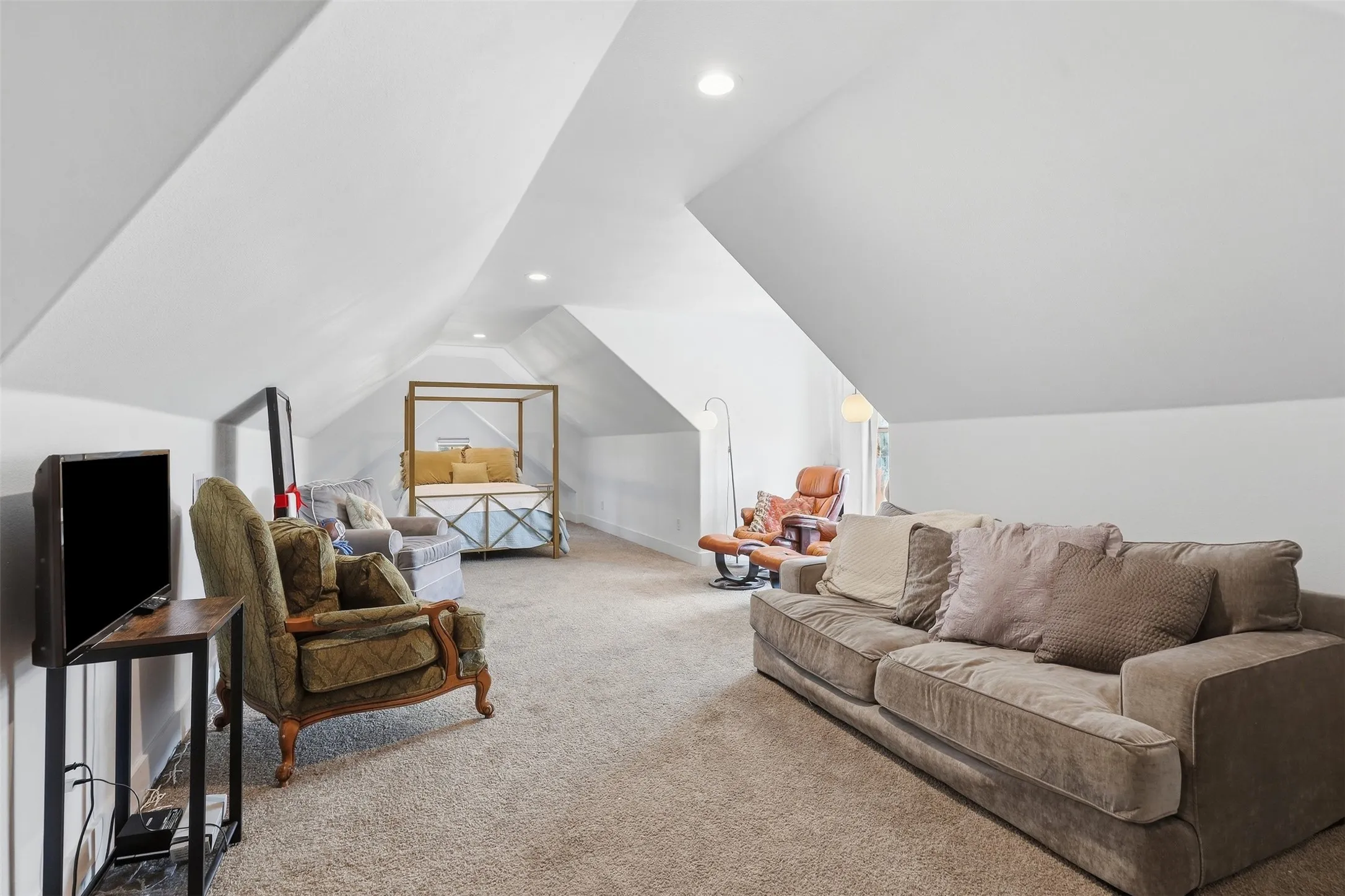 Upstairs Bonus Room