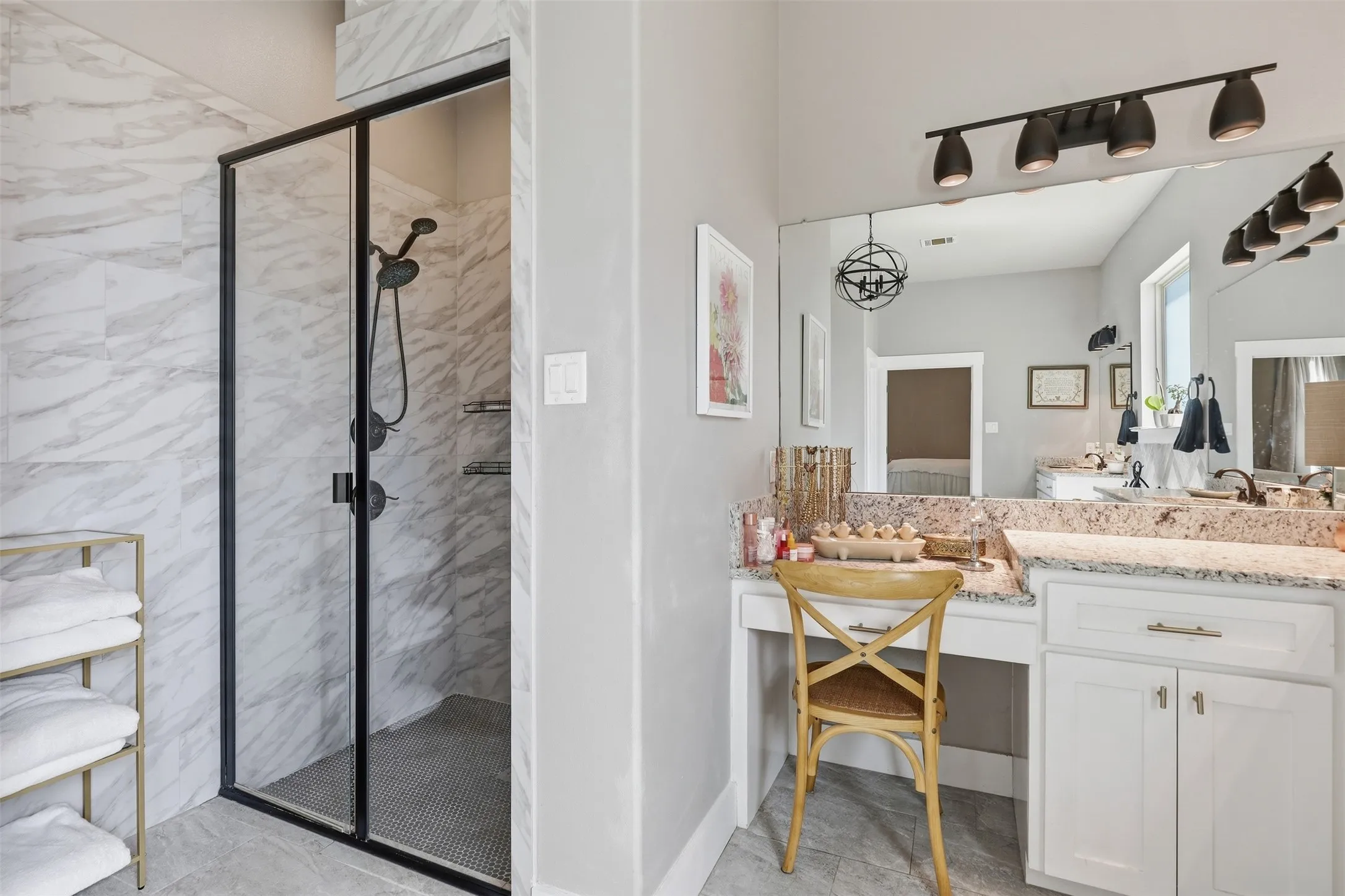 Single Family Residence For Sale in Parker County , 133 Heritage Springs Drive, Weatherford, Texas 76087, 4 Bedroom, 4 Bathroom, 3 Garage spaces, 3,446 Sqft, built in 2017, mls#21391590, Real Estate Agent in Weatherford, Homes For Sale in Parker county, Homes For Sale in Weatherford, Realtor in Weatherford Texas, Real Estate Brokerage Independent Realty Texas, Luminita Cordes Realtor