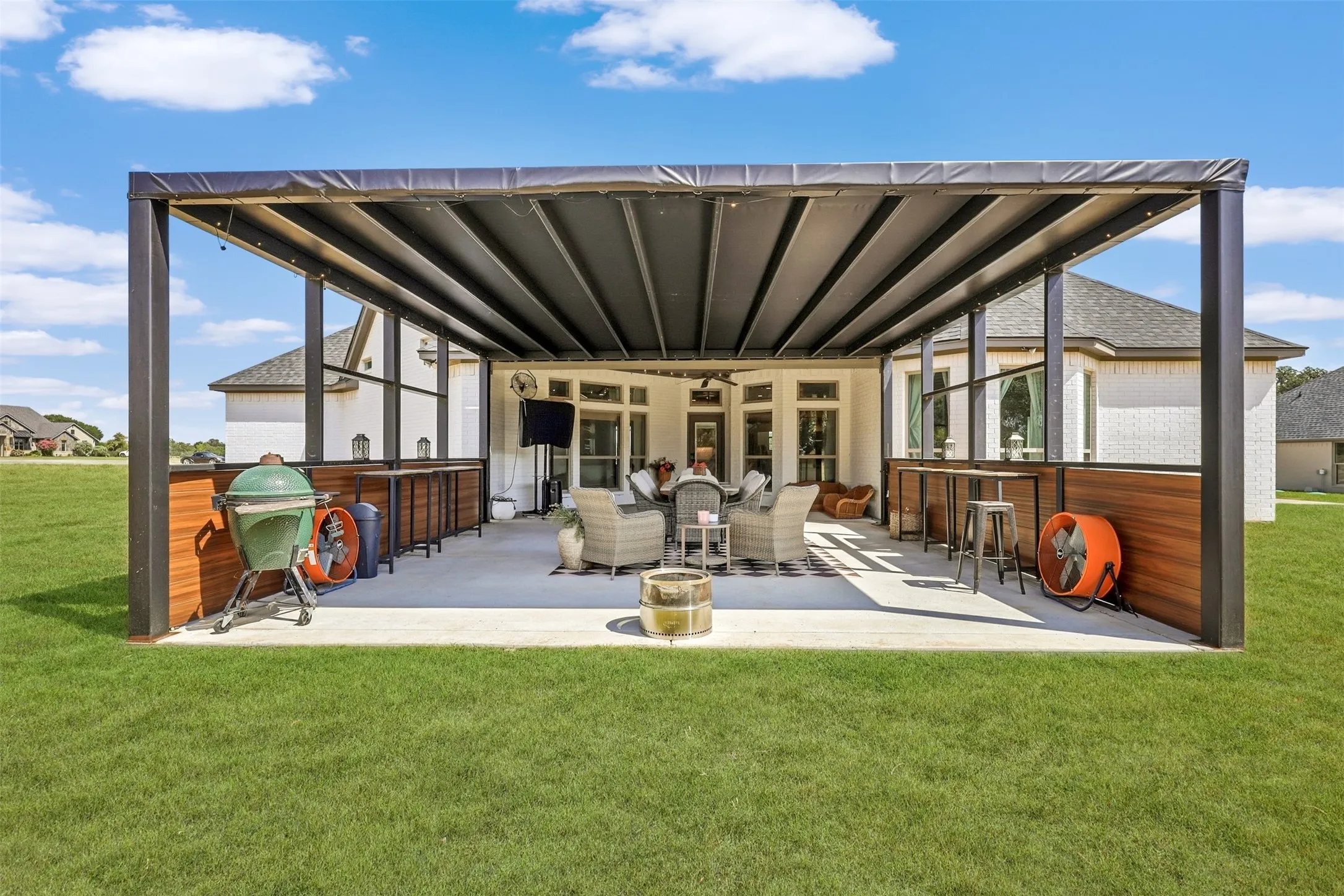 Single Family Residence For Sale in Parker County , 133 Heritage Springs Drive, Weatherford, Texas 76087, 4 Bedroom, 4 Bathroom, 3 Garage spaces, 3,446 Sqft, built in 2017, mls#21391590, Real Estate Agent in Weatherford, Homes For Sale in Parker county, Homes For Sale in Weatherford, Realtor in Weatherford Texas, Real Estate Brokerage Independent Realty Texas, Luminita Cordes Realtor