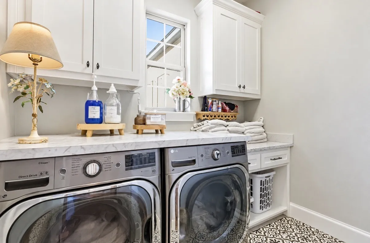 Single Family Residence For Sale in Parker County , 133 Heritage Springs Drive, Weatherford, Texas 76087, 4 Bedroom, 4 Bathroom, 3 Garage spaces, 3,446 Sqft, built in 2017, mls#21391590, Real Estate Agent in Weatherford, Homes For Sale in Parker county, Homes For Sale in Weatherford, Realtor in Weatherford Texas, Real Estate Brokerage Independent Realty Texas, Luminita Cordes Realtor