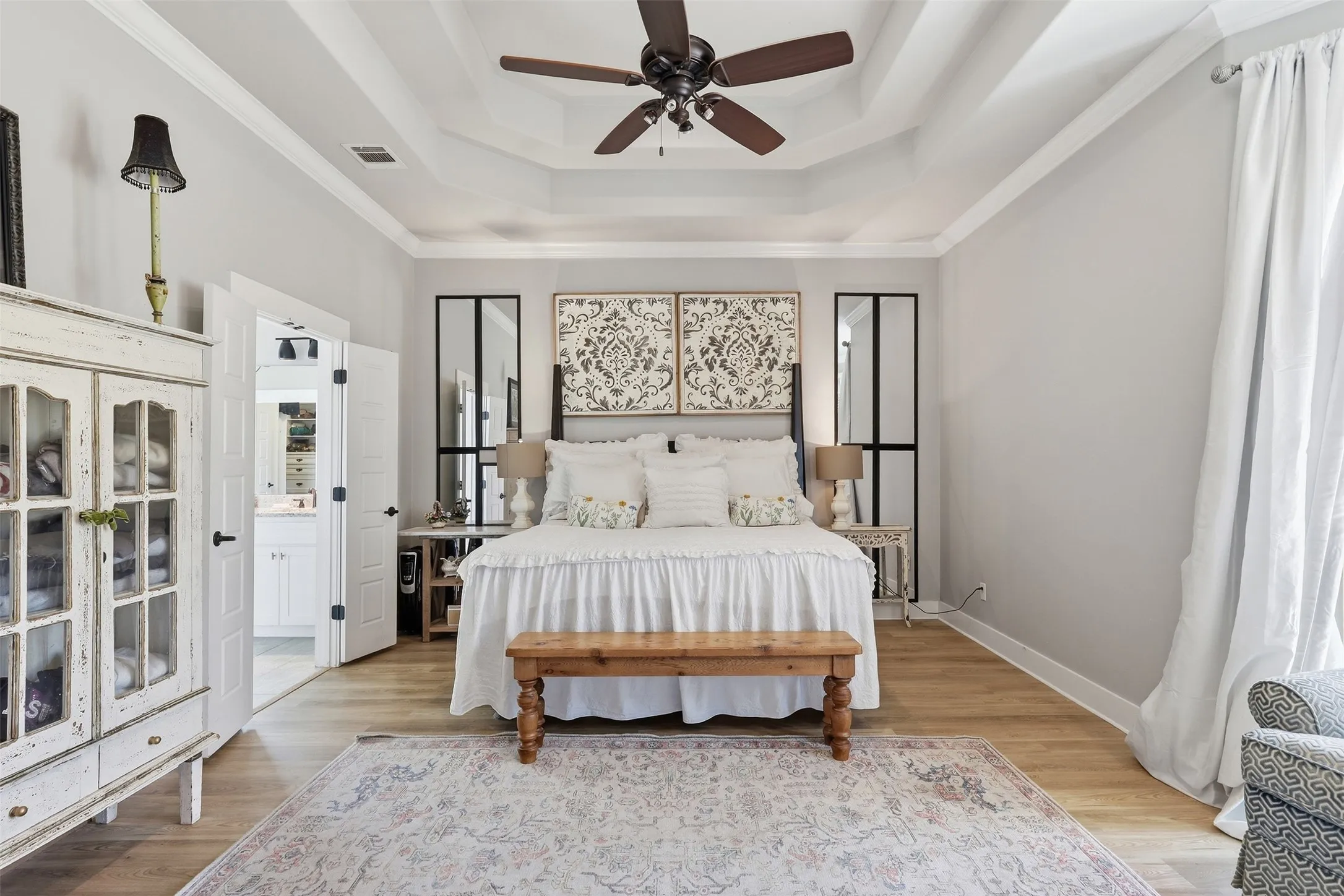 Single Family Residence For Sale in Parker County , 133 Heritage Springs Drive, Weatherford, Texas 76087, 4 Bedroom, 4 Bathroom, 3 Garage spaces, 3,446 Sqft, built in 2017, mls#21391590, Real Estate Agent in Weatherford, Homes For Sale in Parker county, Homes For Sale in Weatherford, Realtor in Weatherford Texas, Real Estate Brokerage Independent Realty Texas, Luminita Cordes Realtor