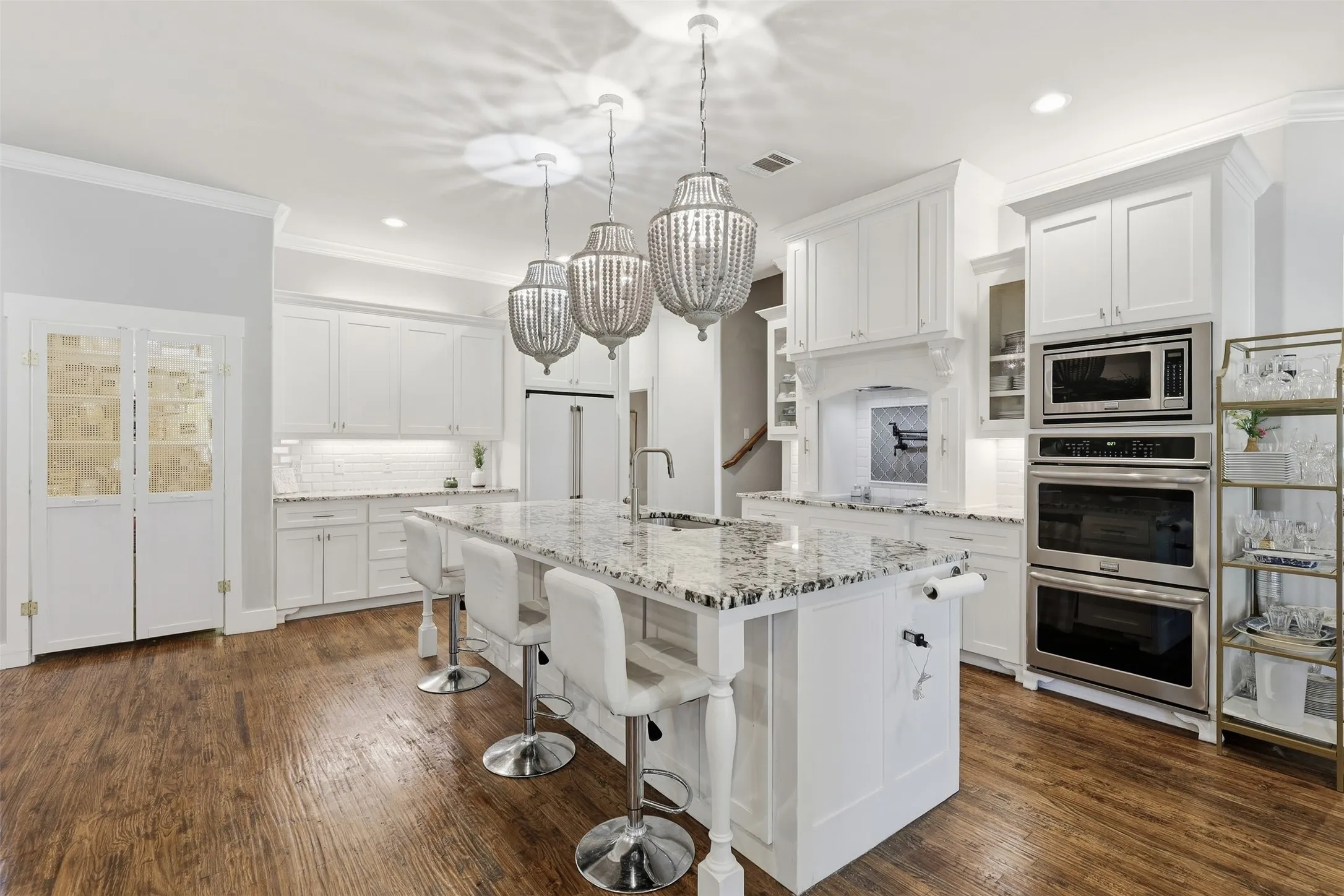 Single Family Residence For Sale in Parker County , 133 Heritage Springs Drive, Weatherford, Texas 76087, 4 Bedroom, 4 Bathroom, 3 Garage spaces, 3,446 Sqft, built in 2017, mls#21391590, Real Estate Agent in Weatherford, Homes For Sale in Parker county, Homes For Sale in Weatherford, Realtor in Weatherford Texas, Real Estate Brokerage Independent Realty Texas, Luminita Cordes Realtor