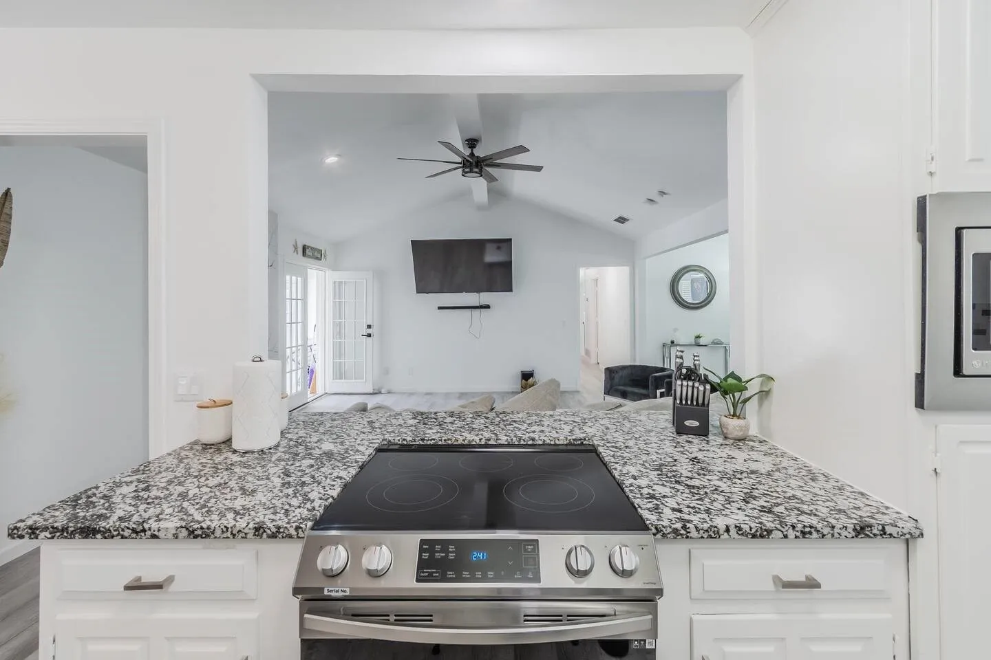 Single Family Residence For Rent in Collin County , 2901 Las Palmas Lane, Plano, Texas 75075, 4 Bedroom, 3 Bathroom, 2 Garage spaces, 2,268 Sqft, built in 1974, mls#21388558, Real Estate Agent in Plano, Homes For Rent in Collin county, Homes For Rent in Plano, Realtor in Plano Texas, Real Estate Brokerage Independent Realty Texas, Luminita Cordes Realtor