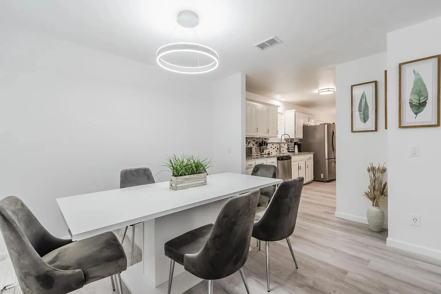 Single Family Residence For Rent in Collin County , 2901 Las Palmas Lane, Plano, Texas 75075, 4 Bedroom, 3 Bathroom, 2 Garage spaces, 2,268 Sqft, built in 1974, mls#21388558, Real Estate Agent in Plano, Homes For Rent in Collin county, Homes For Rent in Plano, Realtor in Plano Texas, Real Estate Brokerage Independent Realty Texas, Luminita Cordes Realtor