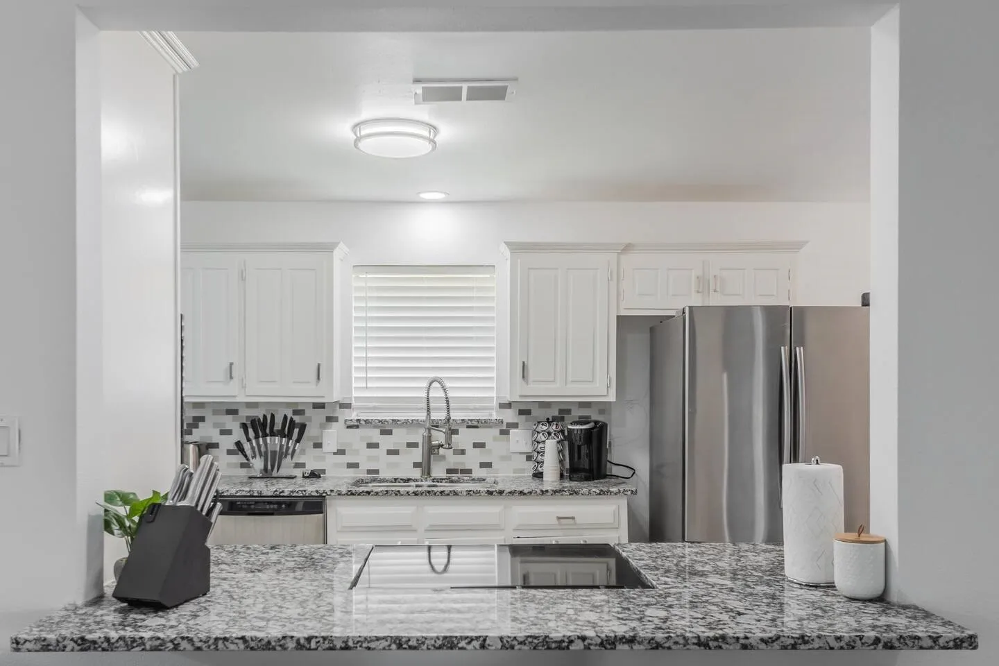Single Family Residence For Rent in Collin County , 2901 Las Palmas Lane, Plano, Texas 75075, 4 Bedroom, 3 Bathroom, 2 Garage spaces, 2,268 Sqft, built in 1974, mls#21388558, Real Estate Agent in Plano, Homes For Rent in Collin county, Homes For Rent in Plano, Realtor in Plano Texas, Real Estate Brokerage Independent Realty Texas, Luminita Cordes Realtor