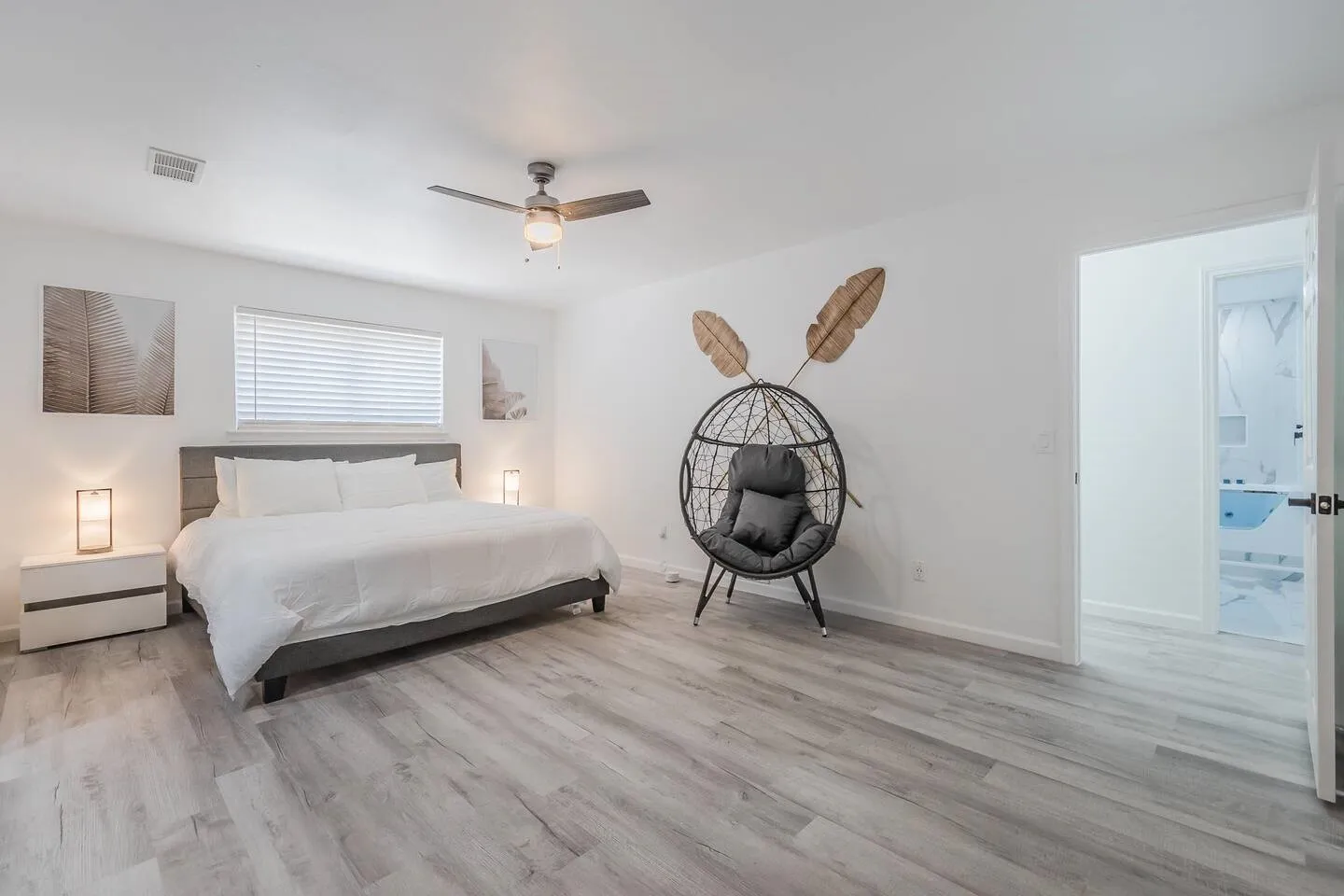 Single Family Residence For Rent in Collin County , 2901 Las Palmas Lane, Plano, Texas 75075, 4 Bedroom, 3 Bathroom, 2 Garage spaces, 2,268 Sqft, built in 1974, mls#21388558, Real Estate Agent in Plano, Homes For Rent in Collin county, Homes For Rent in Plano, Realtor in Plano Texas, Real Estate Brokerage Independent Realty Texas, Luminita Cordes Realtor