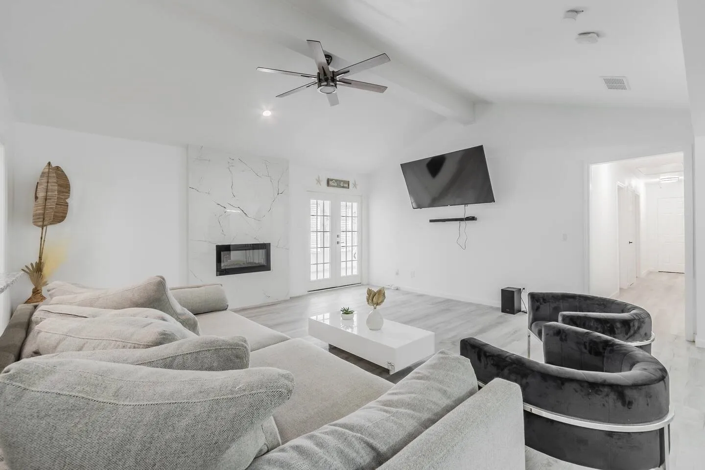 Single Family Residence For Rent in Collin County , 2901 Las Palmas Lane, Plano, Texas 75075, 4 Bedroom, 3 Bathroom, 2 Garage spaces, 2,268 Sqft, built in 1974, mls#21388558, Real Estate Agent in Plano, Homes For Rent in Collin county, Homes For Rent in Plano, Realtor in Plano Texas, Real Estate Brokerage Independent Realty Texas, Luminita Cordes Realtor