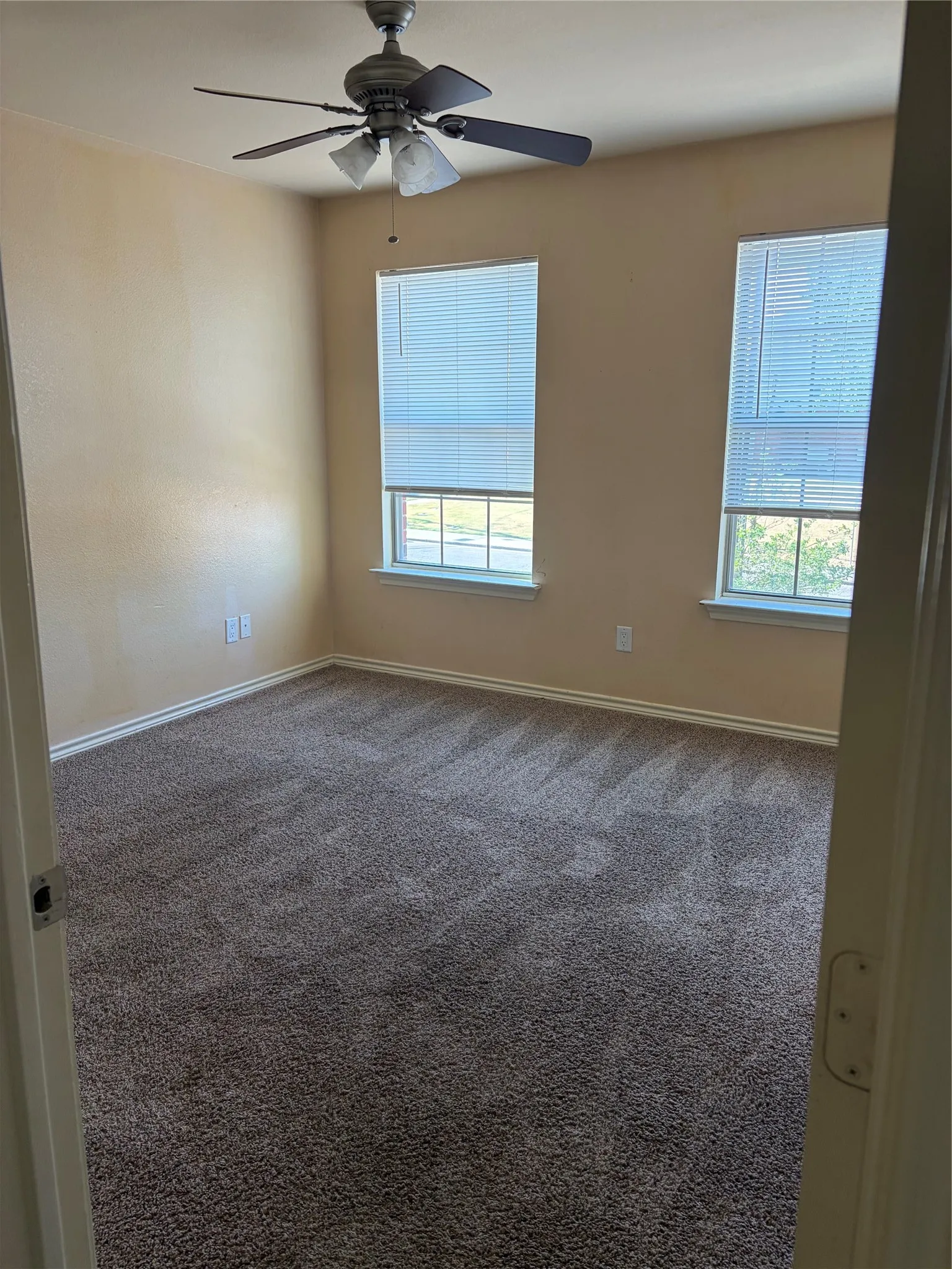 Apartment For Rent in Hunt County , 1615 Bois Darc 2101, Commerce, Texas 75428, 2 Bedroom, 2 Bathroom, Garage spaces, 1,000 Sqft, built in 2008, mls#21392652, Real Estate Agent in Commerce, Homes For Rent in Hunt county, Homes For Rent in Commerce, Realtor in Commerce Texas, Real Estate Brokerage Independent Realty Texas, Luminita Cordes Realtor