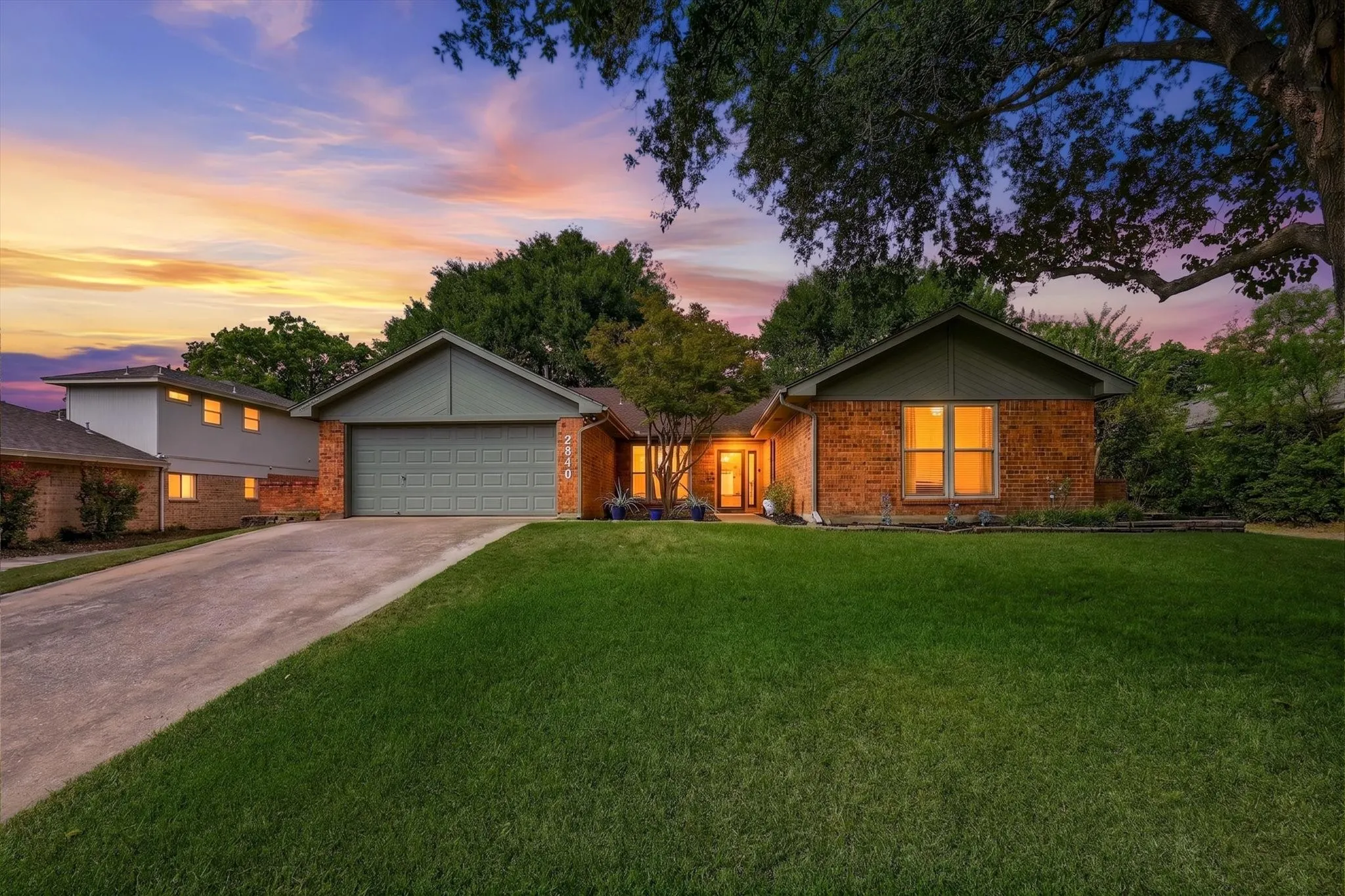 Single Family Residence For Sale in Tarrant County , 2840 Southridge Drive, Grapevine, Texas 76051, 3 Bedroom, 2 Bathroom, 2 Garage spaces, 1,726 Sqft, built in 1978, mls#21392471, Real Estate Agent in Grapevine, Homes For Sale in Tarrant county, Homes For Sale in Grapevine, Realtor in Grapevine Texas, Real Estate Brokerage Independent Realty Texas, Luminita Cordes Realtor