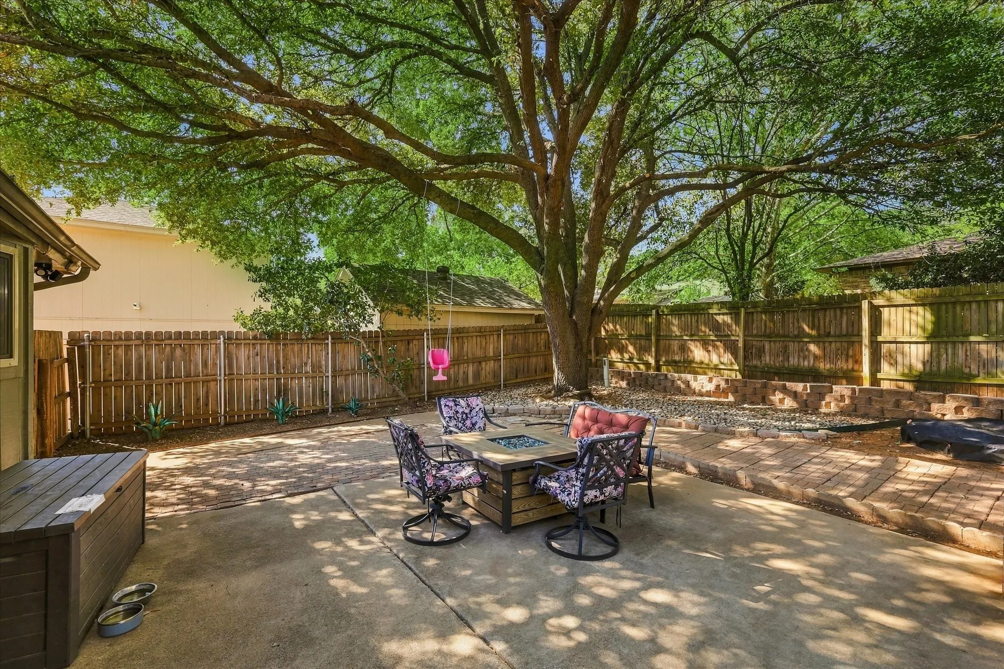 Single Family Residence For Sale in Tarrant County , 2840 Southridge Drive, Grapevine, Texas 76051, 3 Bedroom, 2 Bathroom, 2 Garage spaces, 1,726 Sqft, built in 1978, mls#21392471, Real Estate Agent in Grapevine, Homes For Sale in Tarrant county, Homes For Sale in Grapevine, Realtor in Grapevine Texas, Real Estate Brokerage Independent Realty Texas, Luminita Cordes Realtor