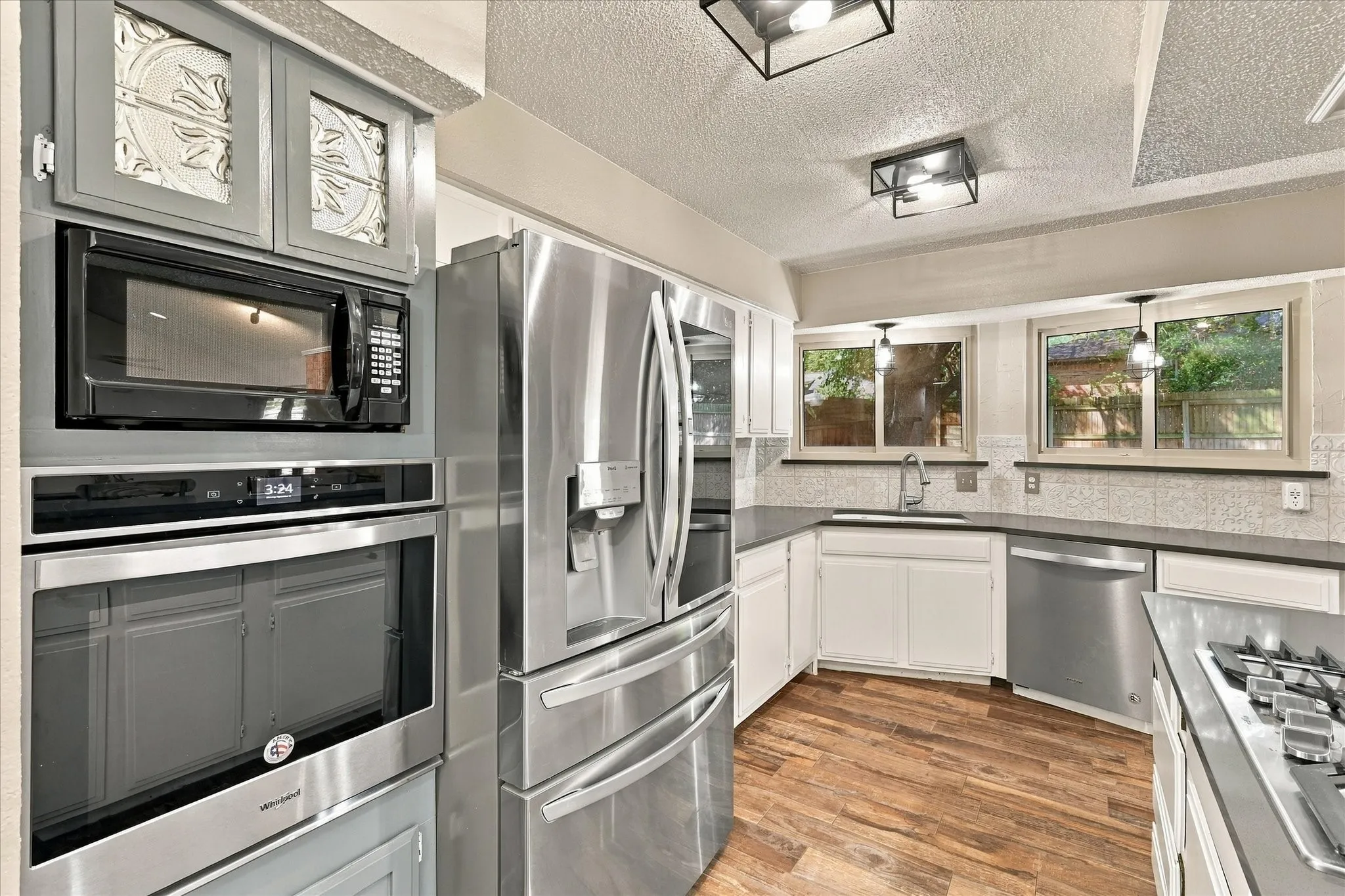 Single Family Residence For Sale in Tarrant County , 2840 Southridge Drive, Grapevine, Texas 76051, 3 Bedroom, 2 Bathroom, 2 Garage spaces, 1,726 Sqft, built in 1978, mls#21392471, Real Estate Agent in Grapevine, Homes For Sale in Tarrant county, Homes For Sale in Grapevine, Realtor in Grapevine Texas, Real Estate Brokerage Independent Realty Texas, Luminita Cordes Realtor