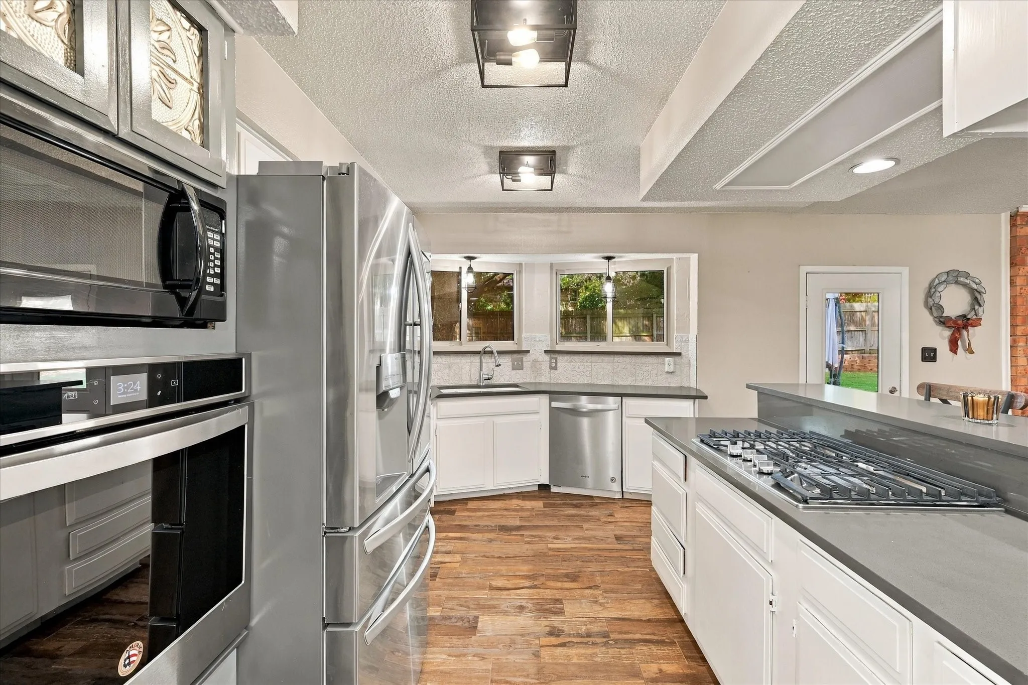 Single Family Residence For Sale in Tarrant County , 2840 Southridge Drive, Grapevine, Texas 76051, 3 Bedroom, 2 Bathroom, 2 Garage spaces, 1,726 Sqft, built in 1978, mls#21392471, Real Estate Agent in Grapevine, Homes For Sale in Tarrant county, Homes For Sale in Grapevine, Realtor in Grapevine Texas, Real Estate Brokerage Independent Realty Texas, Luminita Cordes Realtor
