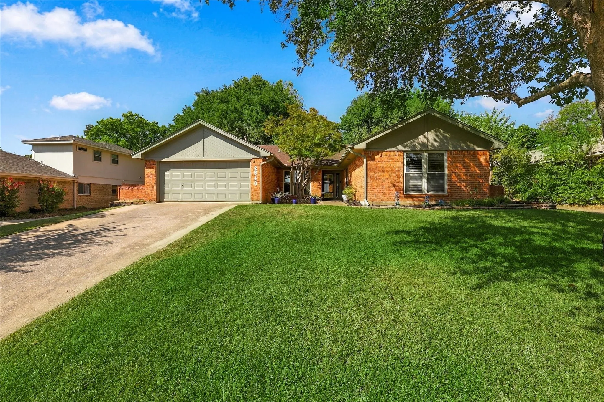 Single Family Residence For Sale in Tarrant County , 2840 Southridge Drive, Grapevine, Texas 76051, 3 Bedroom, 2 Bathroom, 2 Garage spaces, 1,726 Sqft, built in 1978, mls#21392471, Real Estate Agent in Grapevine, Homes For Sale in Tarrant county, Homes For Sale in Grapevine, Realtor in Grapevine Texas, Real Estate Brokerage Independent Realty Texas, Luminita Cordes Realtor