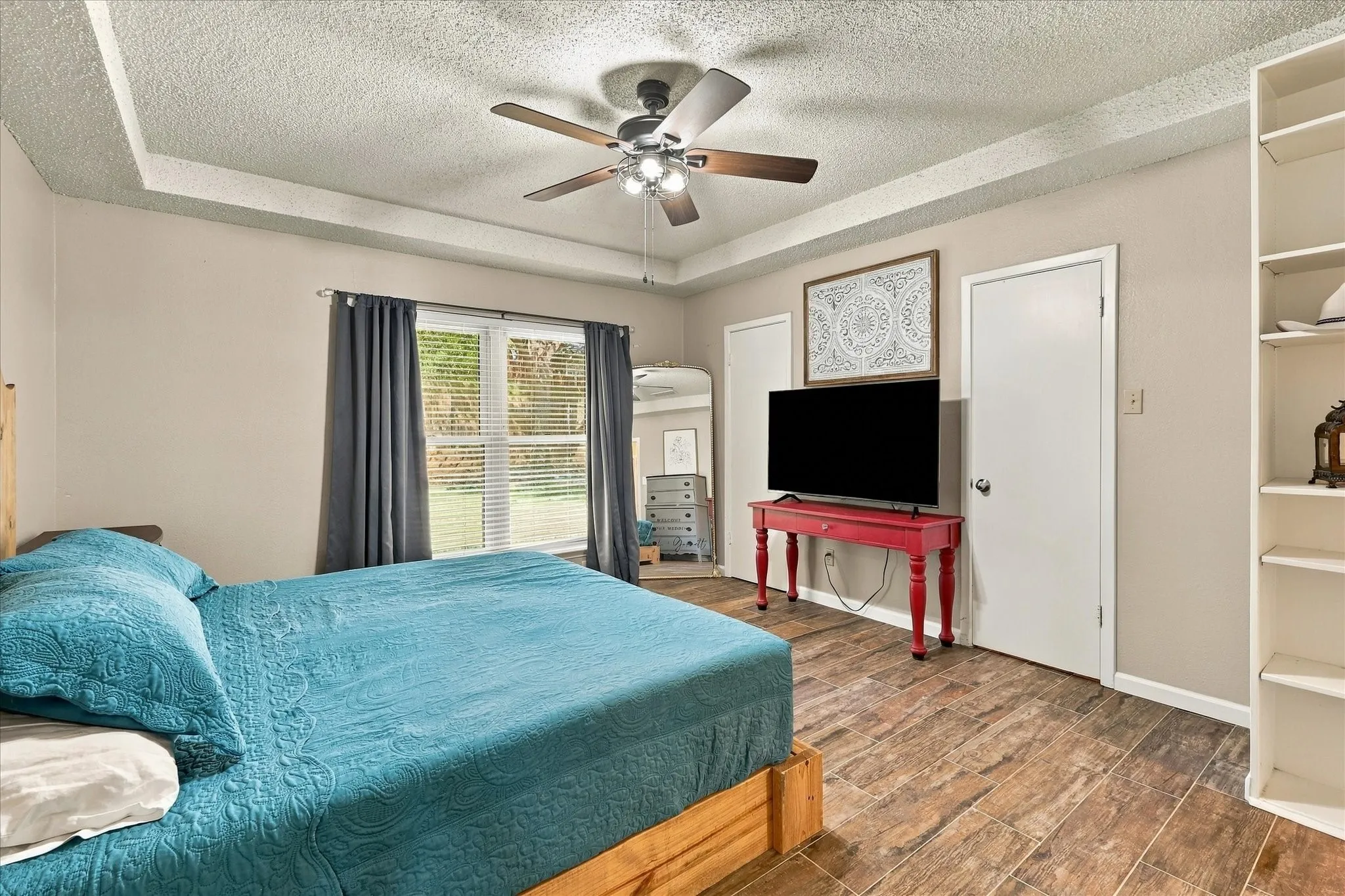 Single Family Residence For Sale in Tarrant County , 2840 Southridge Drive, Grapevine, Texas 76051, 3 Bedroom, 2 Bathroom, 2 Garage spaces, 1,726 Sqft, built in 1978, mls#21392471, Real Estate Agent in Grapevine, Homes For Sale in Tarrant county, Homes For Sale in Grapevine, Realtor in Grapevine Texas, Real Estate Brokerage Independent Realty Texas, Luminita Cordes Realtor