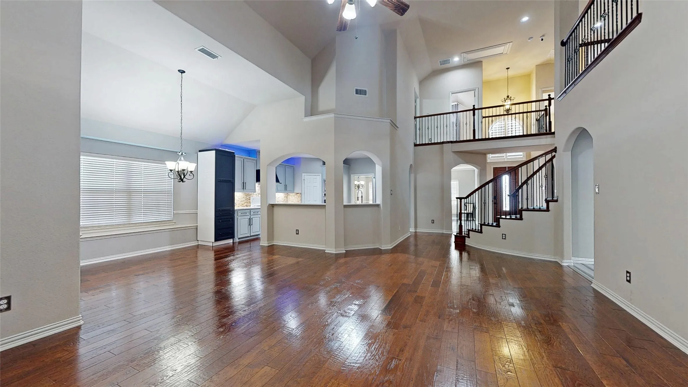 Single Family Residence For Sale in Dallas County , 4903 Barn Owl Trail, Grand Prairie, Texas 75052, 5 Bedroom, 4 Bathroom, 2 Garage spaces, 4,454 Sqft, built in 2014, mls#21392656, Real Estate Agent in Grand Prairie, Homes For Sale in Dallas county, Homes For Sale in Grand Prairie, Realtor in Grand Prairie Texas, Real Estate Brokerage Independent Realty Texas, Luminita Cordes Realtor