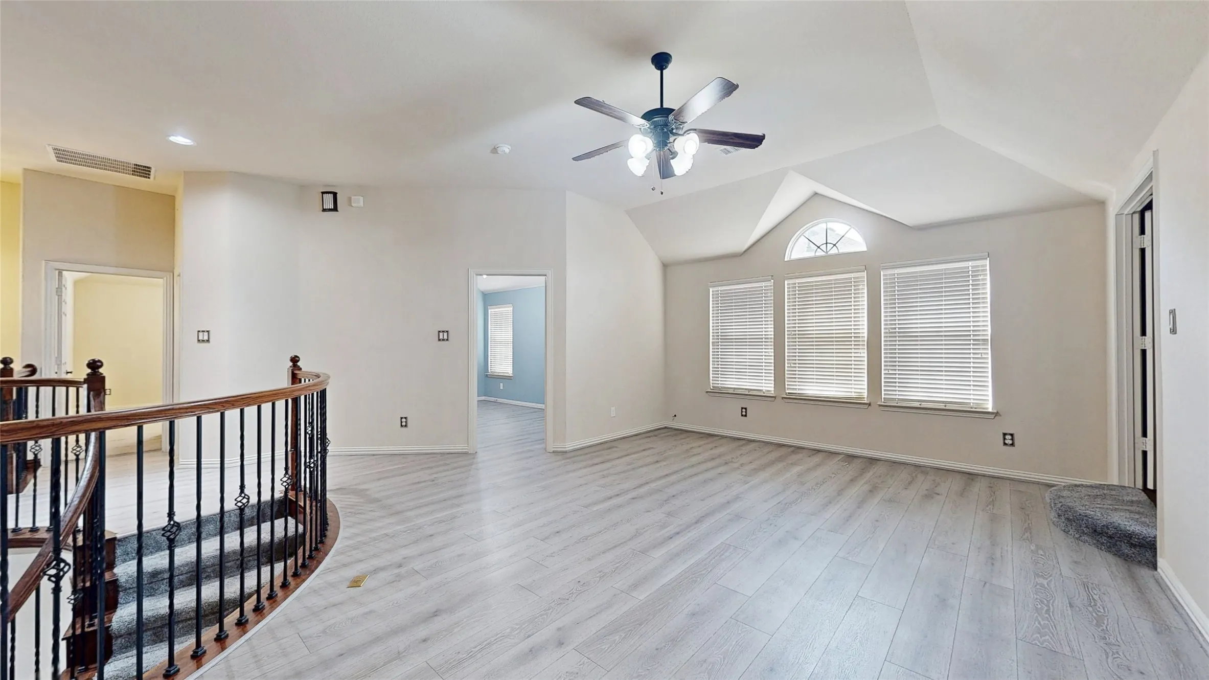 Single Family Residence For Sale in Dallas County , 4903 Barn Owl Trail, Grand Prairie, Texas 75052, 5 Bedroom, 4 Bathroom, 2 Garage spaces, 4,454 Sqft, built in 2014, mls#21392656, Real Estate Agent in Grand Prairie, Homes For Sale in Dallas county, Homes For Sale in Grand Prairie, Realtor in Grand Prairie Texas, Real Estate Brokerage Independent Realty Texas, Luminita Cordes Realtor