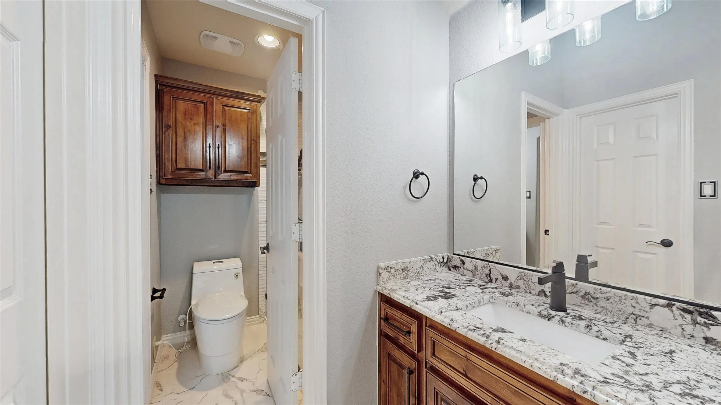 Single Family Residence For Sale in Dallas County , 4903 Barn Owl Trail, Grand Prairie, Texas 75052, 5 Bedroom, 4 Bathroom, 2 Garage spaces, 4,454 Sqft, built in 2014, mls#21392656, Real Estate Agent in Grand Prairie, Homes For Sale in Dallas county, Homes For Sale in Grand Prairie, Realtor in Grand Prairie Texas, Real Estate Brokerage Independent Realty Texas, Luminita Cordes Realtor