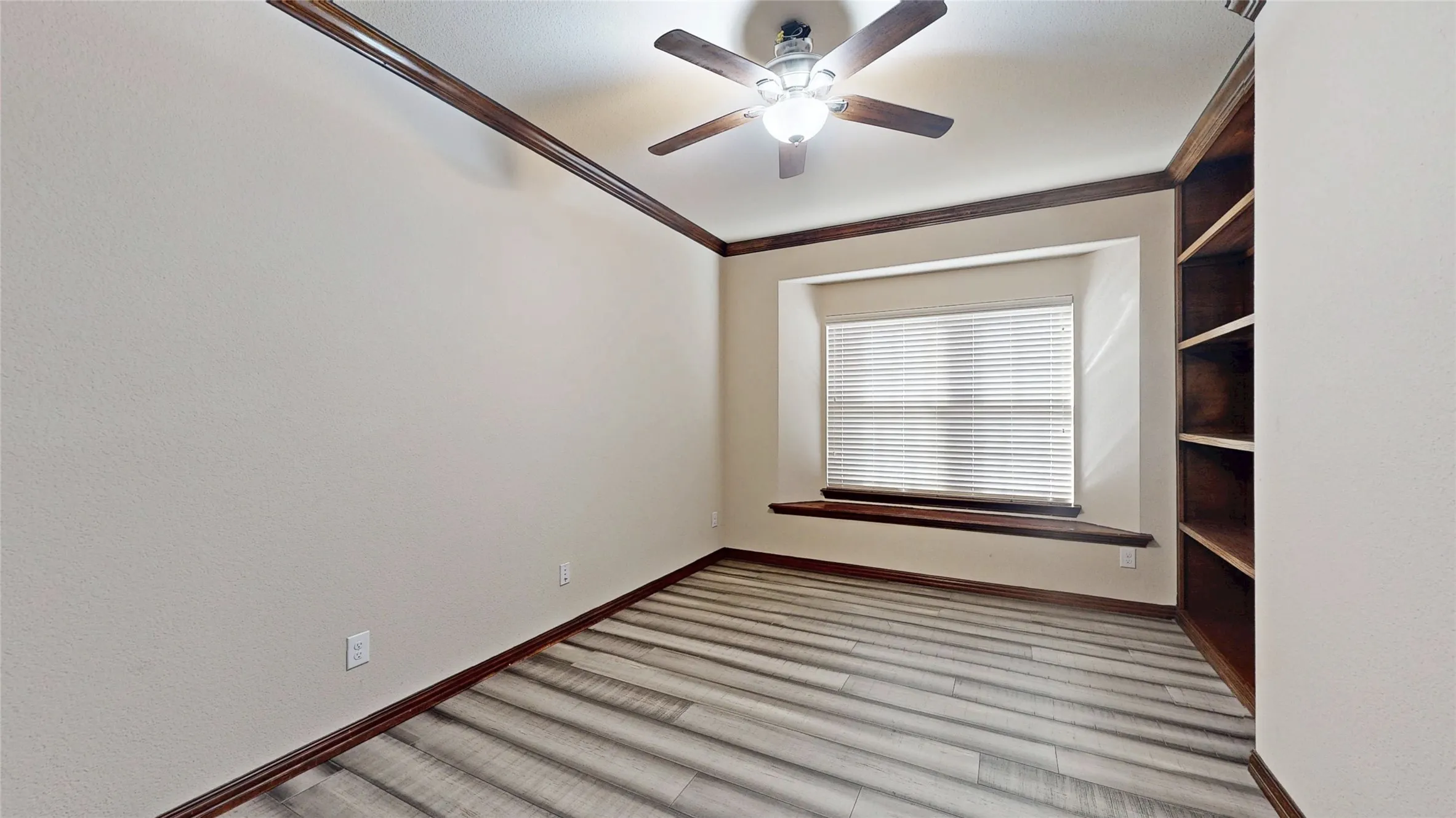 Single Family Residence For Sale in Dallas County , 4903 Barn Owl Trail, Grand Prairie, Texas 75052, 5 Bedroom, 4 Bathroom, 2 Garage spaces, 4,454 Sqft, built in 2014, mls#21392656, Real Estate Agent in Grand Prairie, Homes For Sale in Dallas county, Homes For Sale in Grand Prairie, Realtor in Grand Prairie Texas, Real Estate Brokerage Independent Realty Texas, Luminita Cordes Realtor