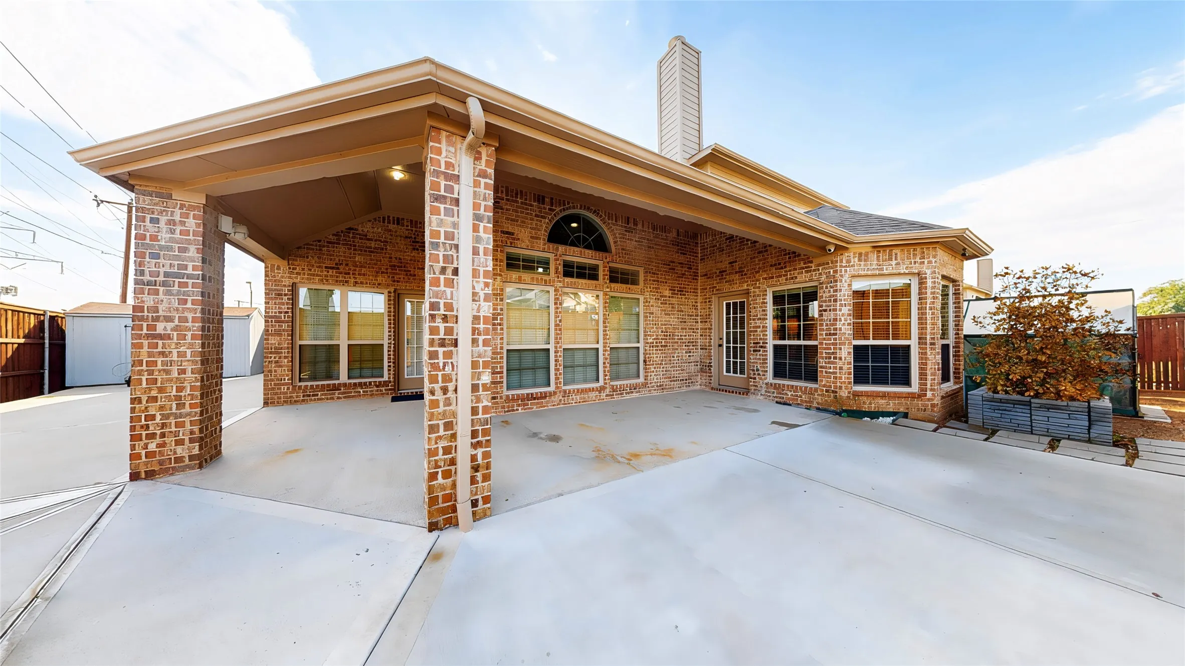 Single Family Residence For Sale in Dallas County , 4903 Barn Owl Trail, Grand Prairie, Texas 75052, 5 Bedroom, 4 Bathroom, 2 Garage spaces, 4,454 Sqft, built in 2014, mls#21392656, Real Estate Agent in Grand Prairie, Homes For Sale in Dallas county, Homes For Sale in Grand Prairie, Realtor in Grand Prairie Texas, Real Estate Brokerage Independent Realty Texas, Luminita Cordes Realtor
