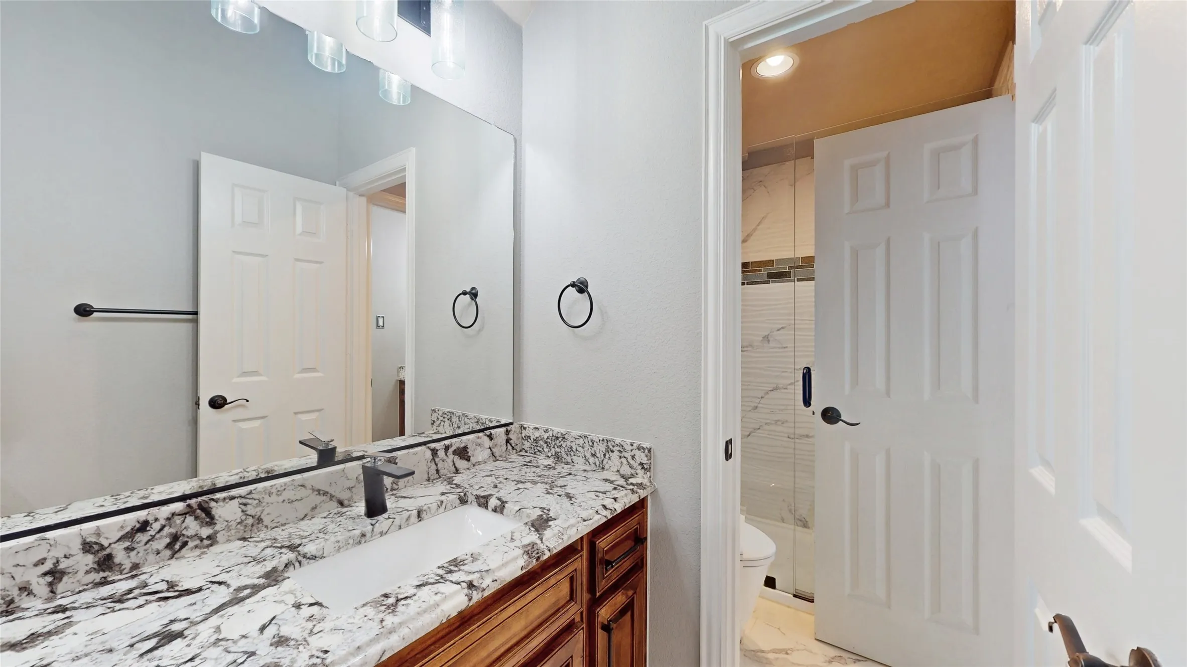 Single Family Residence For Sale in Dallas County , 4903 Barn Owl Trail, Grand Prairie, Texas 75052, 5 Bedroom, 4 Bathroom, 2 Garage spaces, 4,454 Sqft, built in 2014, mls#21392656, Real Estate Agent in Grand Prairie, Homes For Sale in Dallas county, Homes For Sale in Grand Prairie, Realtor in Grand Prairie Texas, Real Estate Brokerage Independent Realty Texas, Luminita Cordes Realtor