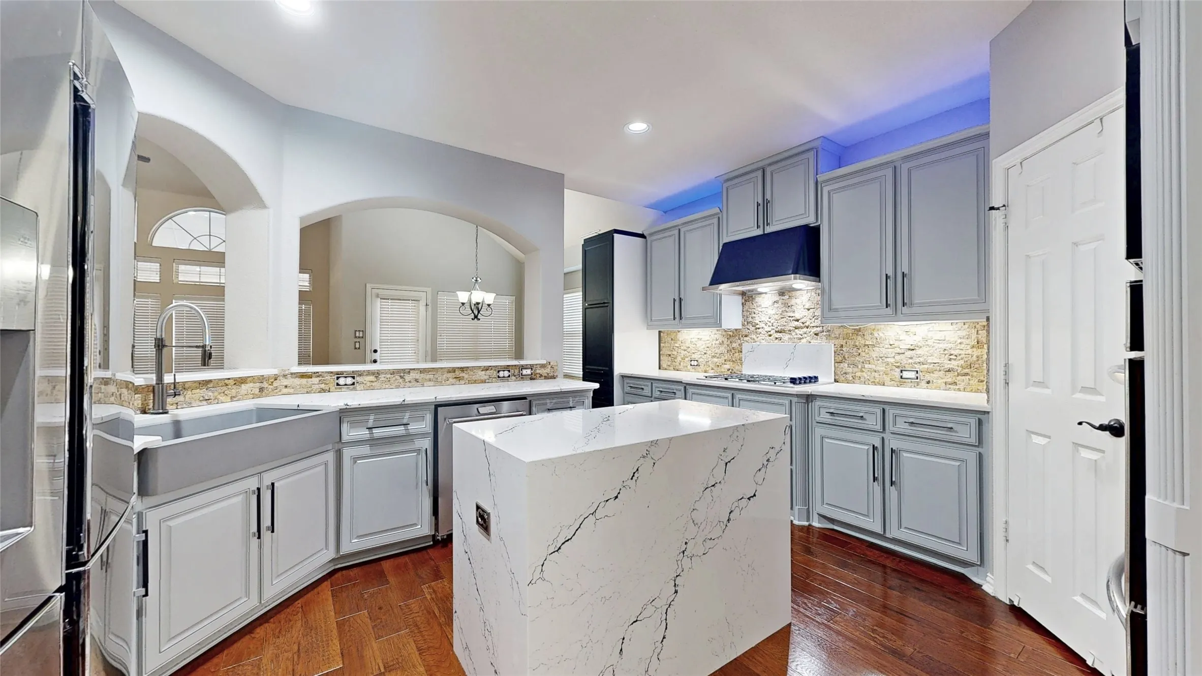Single Family Residence For Sale in Dallas County , 4903 Barn Owl Trail, Grand Prairie, Texas 75052, 5 Bedroom, 4 Bathroom, 2 Garage spaces, 4,454 Sqft, built in 2014, mls#21392656, Real Estate Agent in Grand Prairie, Homes For Sale in Dallas county, Homes For Sale in Grand Prairie, Realtor in Grand Prairie Texas, Real Estate Brokerage Independent Realty Texas, Luminita Cordes Realtor