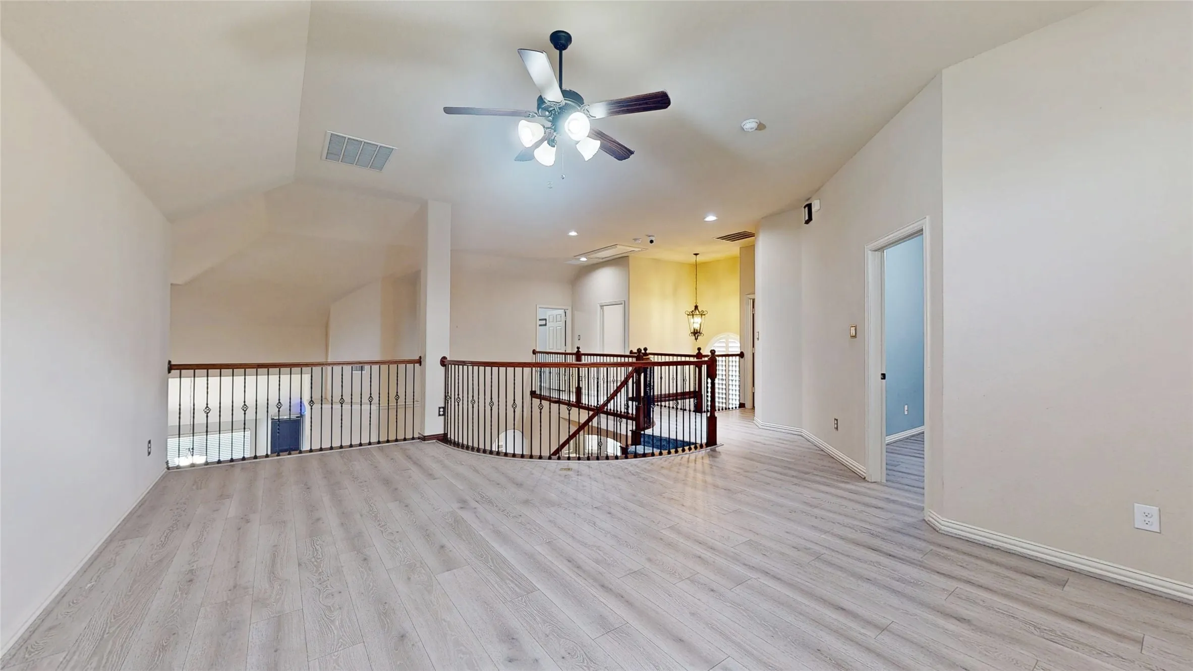 Single Family Residence For Sale in Dallas County , 4903 Barn Owl Trail, Grand Prairie, Texas 75052, 5 Bedroom, 4 Bathroom, 2 Garage spaces, 4,454 Sqft, built in 2014, mls#21392656, Real Estate Agent in Grand Prairie, Homes For Sale in Dallas county, Homes For Sale in Grand Prairie, Realtor in Grand Prairie Texas, Real Estate Brokerage Independent Realty Texas, Luminita Cordes Realtor