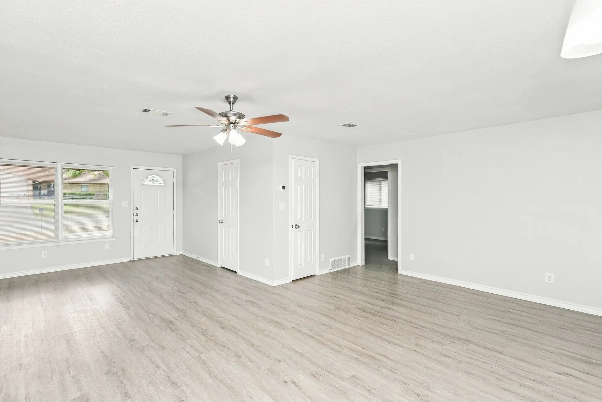 Single Family Residence For Rent in Parker County , 1214 Lynn Street, Weatherford, Texas 76086, 3 Bedroom, 2 Bathroom, 2 Garage spaces, 1,281 Sqft, built in 1963, mls#21392659, Real Estate Agent in Weatherford, Homes For Rent in Parker county, Homes For Rent in Weatherford, Realtor in Weatherford Texas, Real Estate Brokerage Independent Realty Texas, Luminita Cordes Realtor