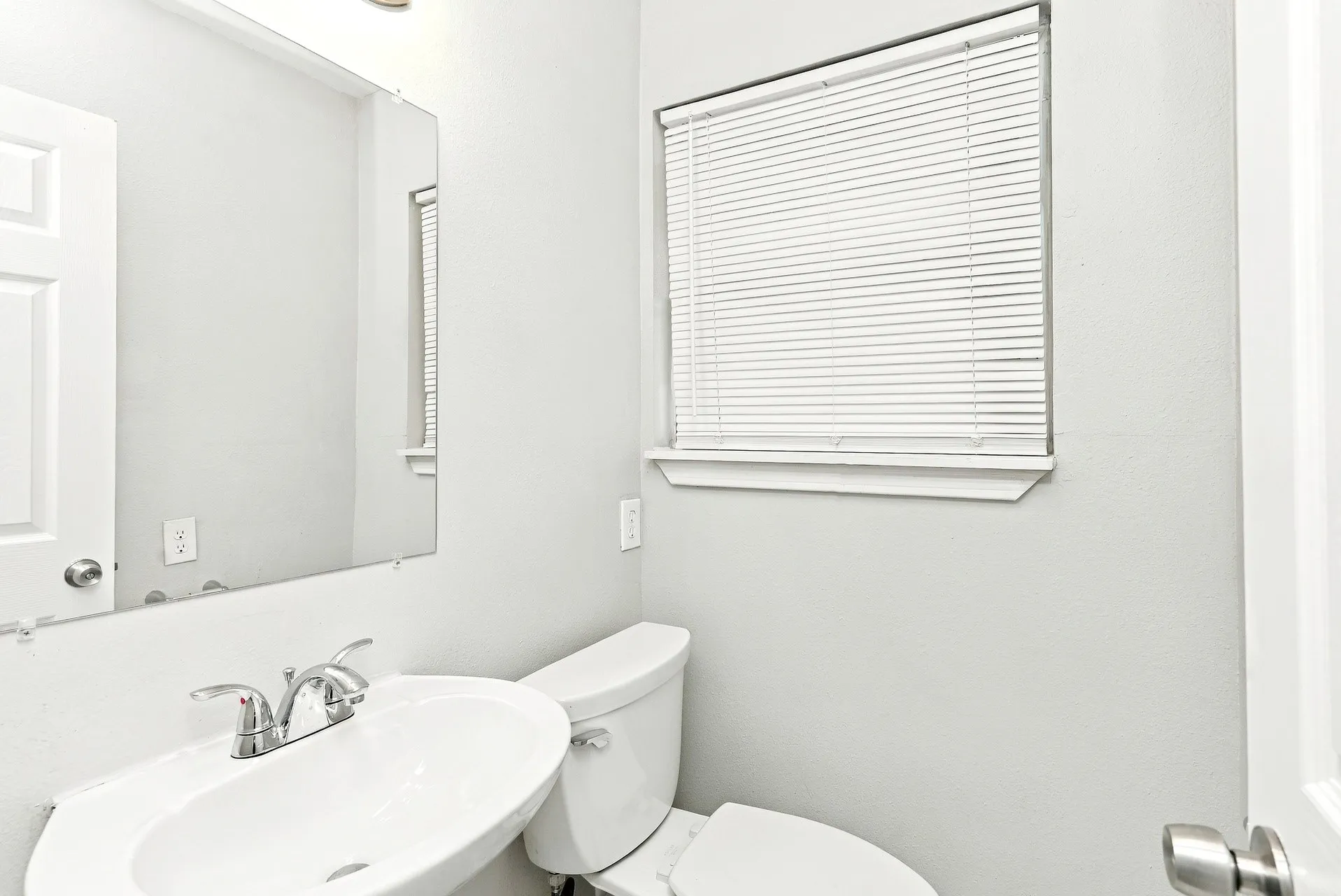 Single Family Residence For Rent in Parker County , 1214 Lynn Street, Weatherford, Texas 76086, 3 Bedroom, 2 Bathroom, 2 Garage spaces, 1,281 Sqft, built in 1963, mls#21392659, Real Estate Agent in Weatherford, Homes For Rent in Parker county, Homes For Rent in Weatherford, Realtor in Weatherford Texas, Real Estate Brokerage Independent Realty Texas, Luminita Cordes Realtor